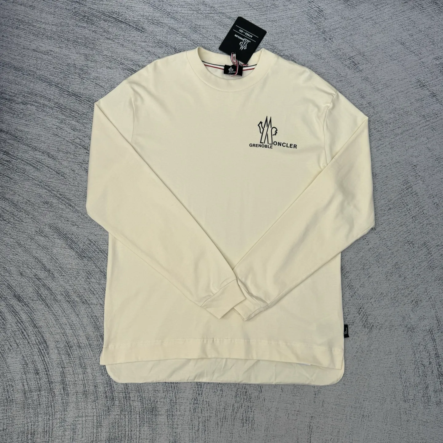 P370 MONCLER Covered round neck logo long-sleeved cotton T-shirt SIZE S/M/L/XL