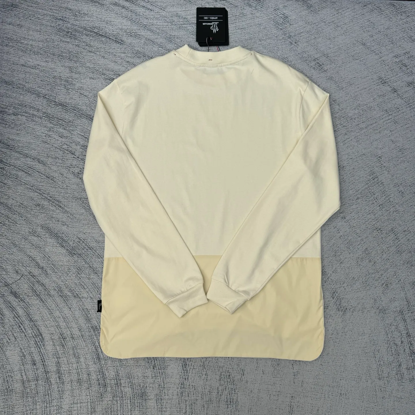 P370 MONCLER Covered round neck logo long-sleeved cotton T-shirt SIZE S/M/L/XL