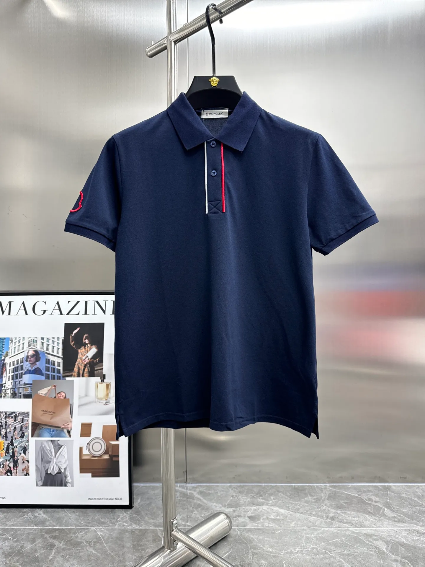 P250 moncler🌟New spring and summer men's short-sleeved Polo shirt, the brand's latest design elements! It’s neither monotonous nor complicated, just the right amount to show off your taste! Customer-supplied top-quality customized pique cotton fabrics! Comfortable, sweat-absorbent and breathable are not a problem at all. The unique luxury feel of the fabric presents a simple and elegant temperament! Letter logo embroidery design on the chest! Full three-dimensional! Standard cutting design! Every detail is in sync with high-end fashion. 🐒🐒Size: M-3XL