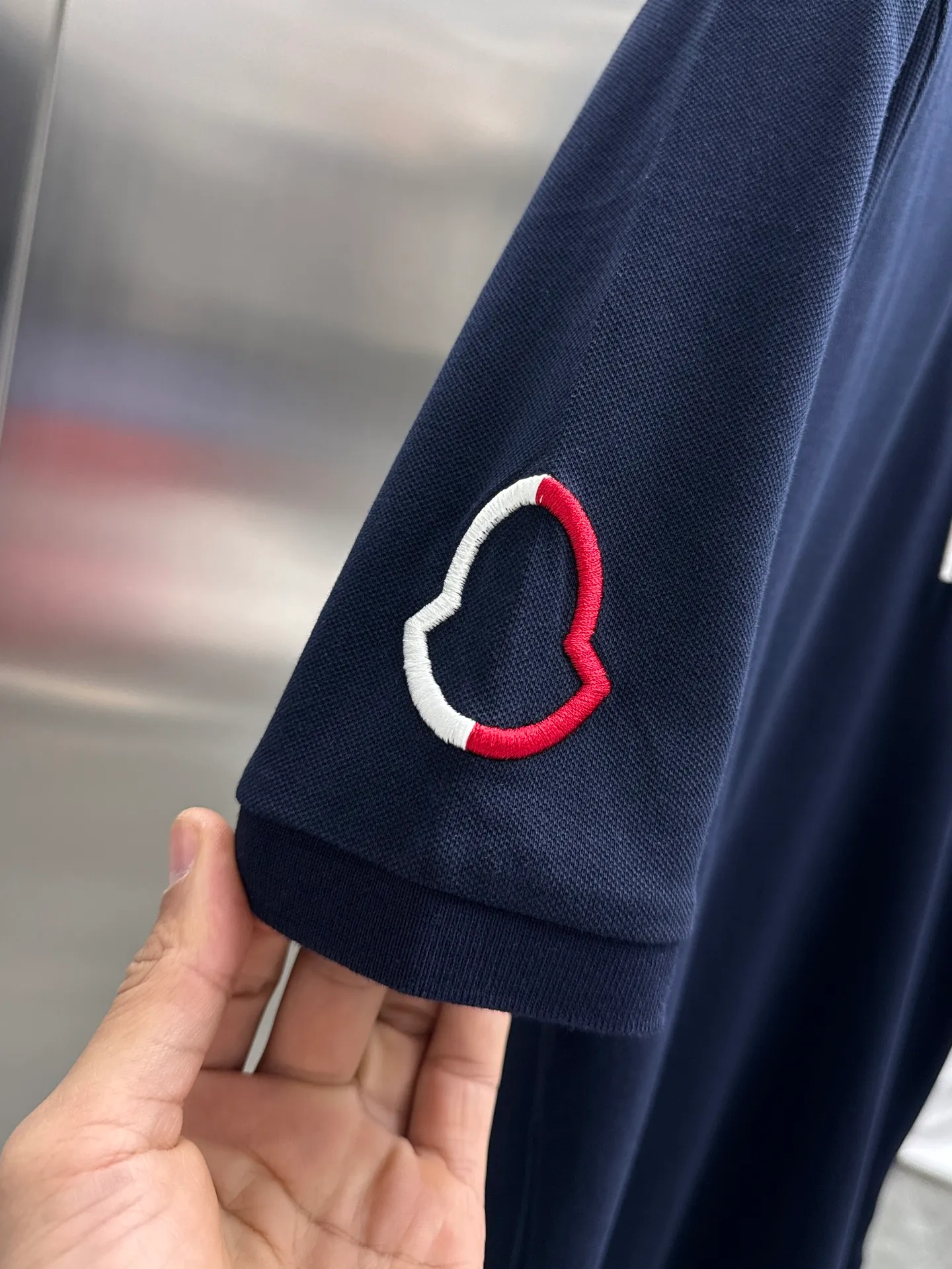 P250 moncler🌟New spring and summer men's short-sleeved Polo shirt, the brand's latest design elements! It’s neither monotonous nor complicated, just the right amount to show off your taste! Customer-supplied top-quality customized pique cotton fabrics! Comfortable, sweat-absorbent and breathable are not a problem at all. The unique luxury feel of the fabric presents a simple and elegant temperament! Letter logo embroidery design on the chest! Full three-dimensional! Standard cutting design! Every detail is in sync with high-end fashion. 🐒🐒Size: M-3XL