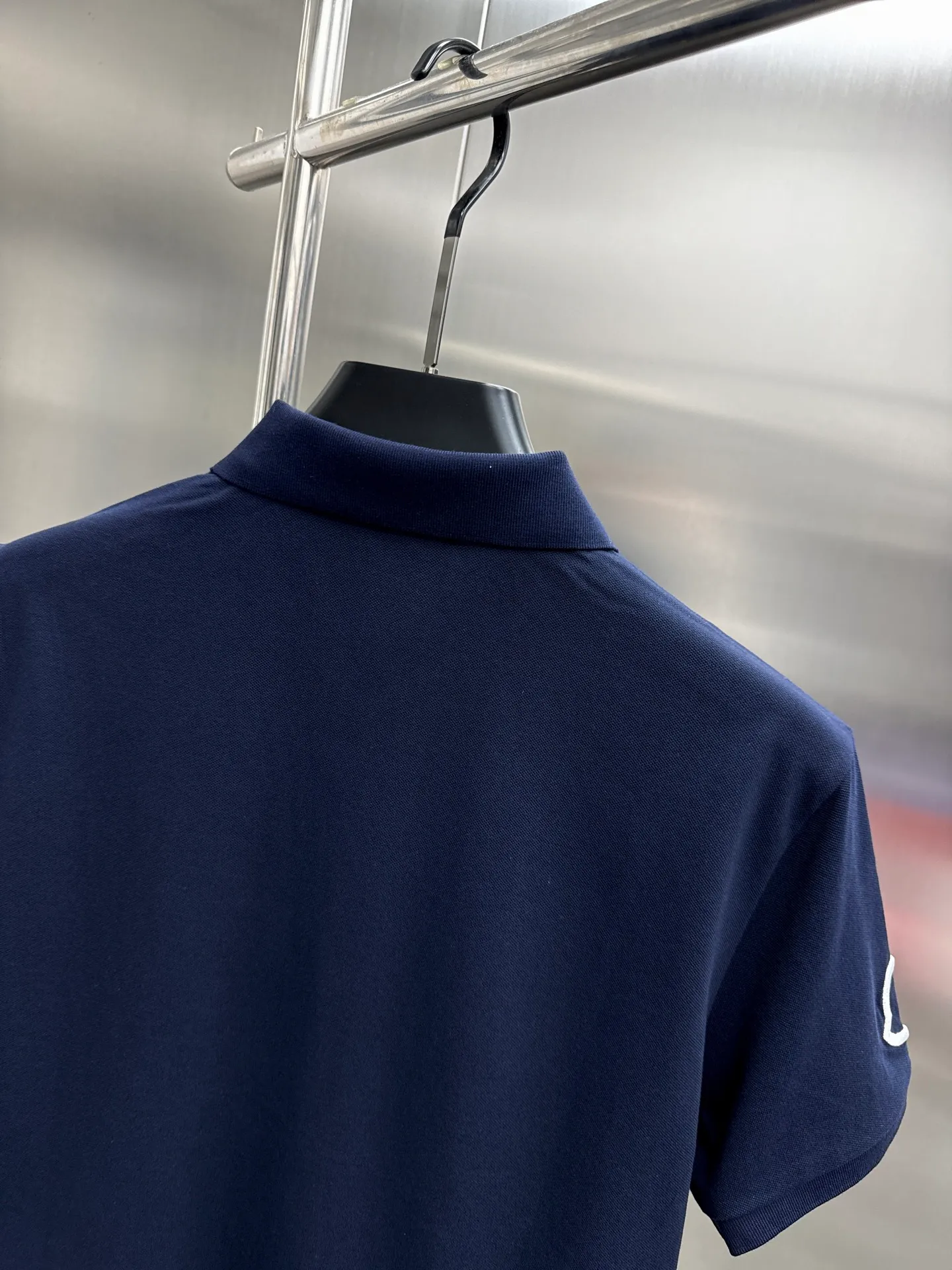 P250 moncler🌟New spring and summer men's short-sleeved Polo shirt, the brand's latest design elements! It’s neither monotonous nor complicated, just the right amount to show off your taste! Customer-supplied top-quality customized pique cotton fabrics! Comfortable, sweat-absorbent and breathable are not a problem at all. The unique luxury feel of the fabric presents a simple and elegant temperament! Letter logo embroidery design on the chest! Full three-dimensional! Standard cutting design! Every detail is in sync with high-end fashion. 🐒🐒Size: M-3XL