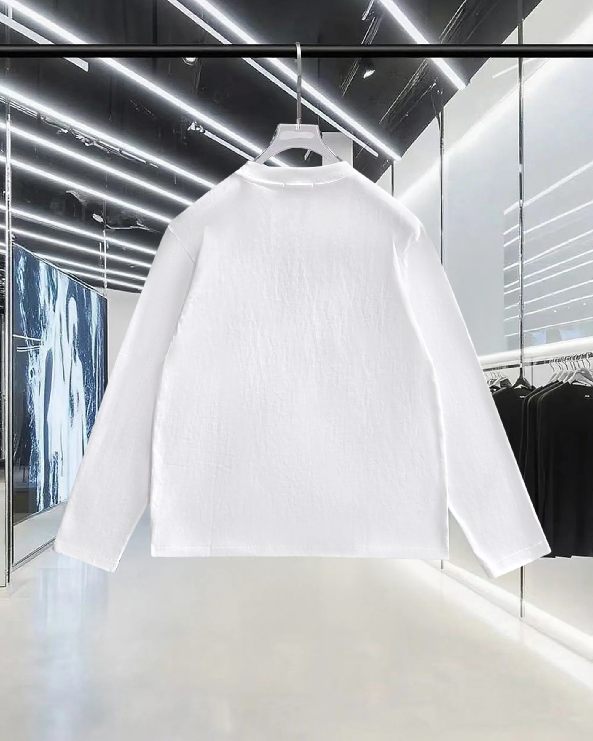 P190 MONCLER/muzzle Woven pocket splicing process Customized small logo Same style for men and women Pullover round neck long-sleeved T-shirt Brand classic Pure cotton fabric 2025ss official synchronization High version High quality Fashion personality Versatile trend Pure original quality Original fabric Hang tag Collar label Washed wheat Complete three labels Color: Black. White. Size: XS S M L
