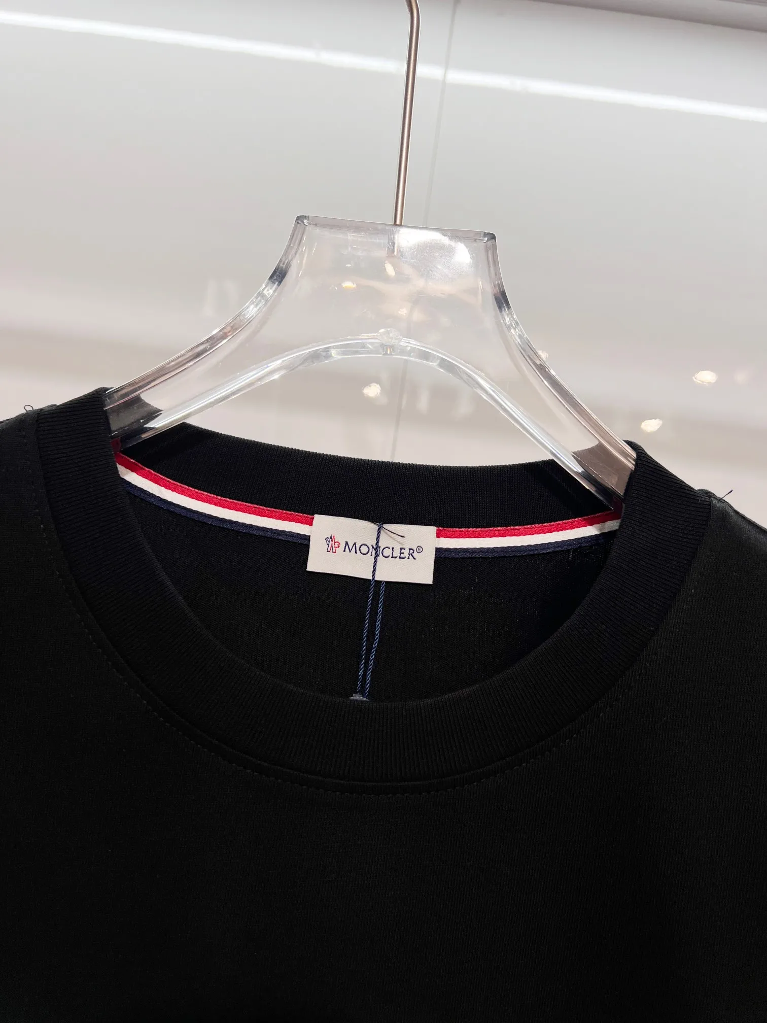 P150 MONCLER/Muzzled 300g pure cotton round neck short-sleeved T-shirt Brand classic Ghost offset letter LOGO embossing process 2025ss official synchronization High version High quality Fashion personality Versatile trend Pure original quality Original fabric Hang tag Collar label Washed wheat Complete three standards Color: Black. White. Size: S M L XL XXL