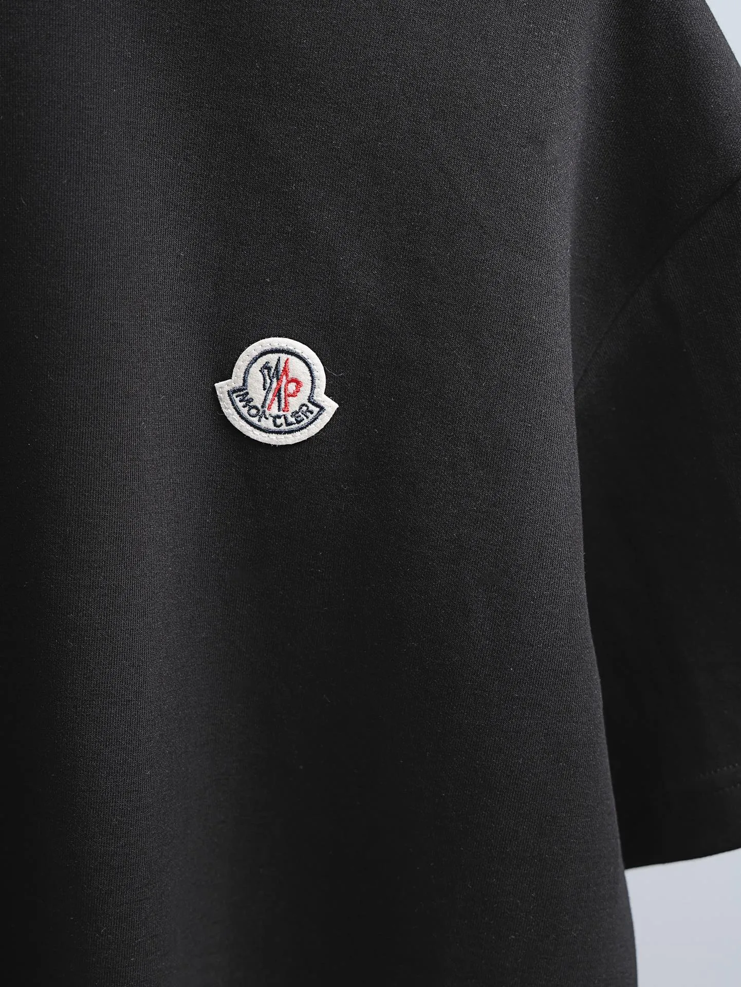 P190 MONCLER muzzle* 2꯭0꯭2꯭5 new autumn and winter style ❤️ original ⌚️ high version muzzle fabric is made of 320 grams of high-density modal long-staple cotton. It does not deform or shrink. Process introduction: double thread movement. Use small label embroidery on the chest🪡, and precision rope embroidery on the back. Color: black SIZE: M-3XL