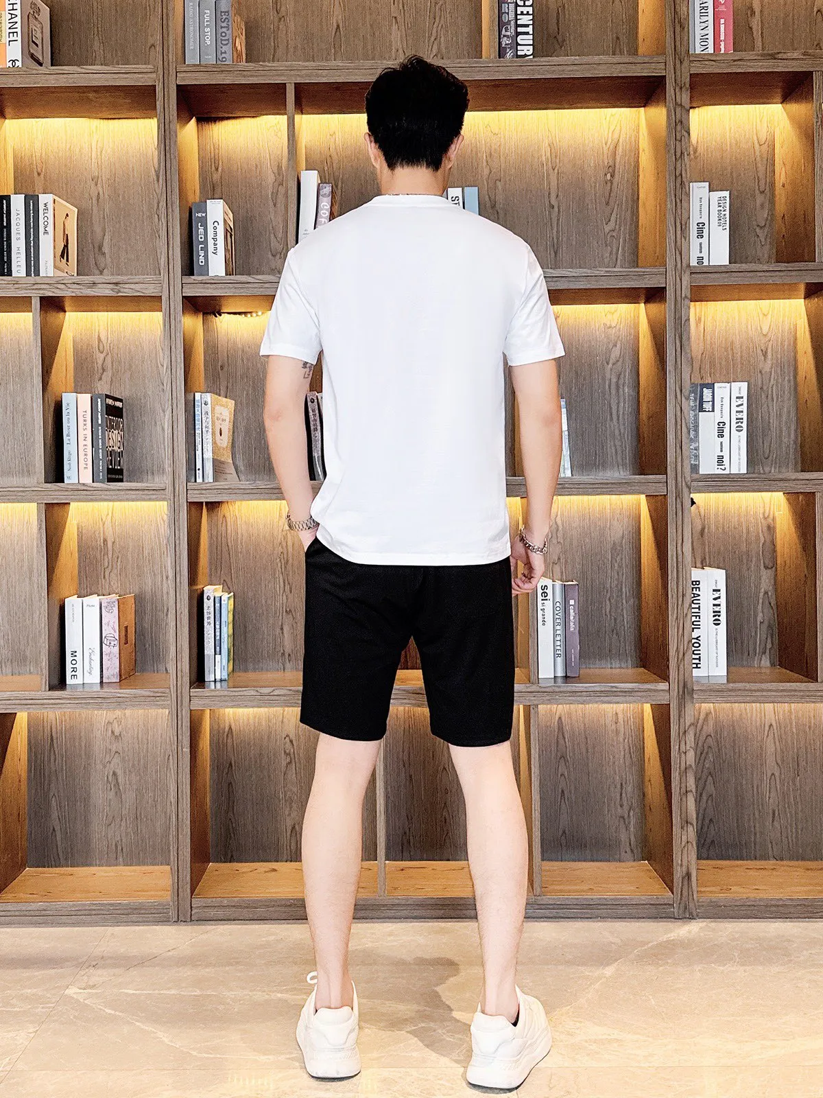 P290 Brand【MONCLER】2025 new men's short-sleeved shorts suit! Synchronous sales on the official website! High-end version on the market! It feels delicate and soft! Make you more comfortable to wear! The draped silhouette is awesome! Size: M-5XL (please state your height and weight when placing an order)