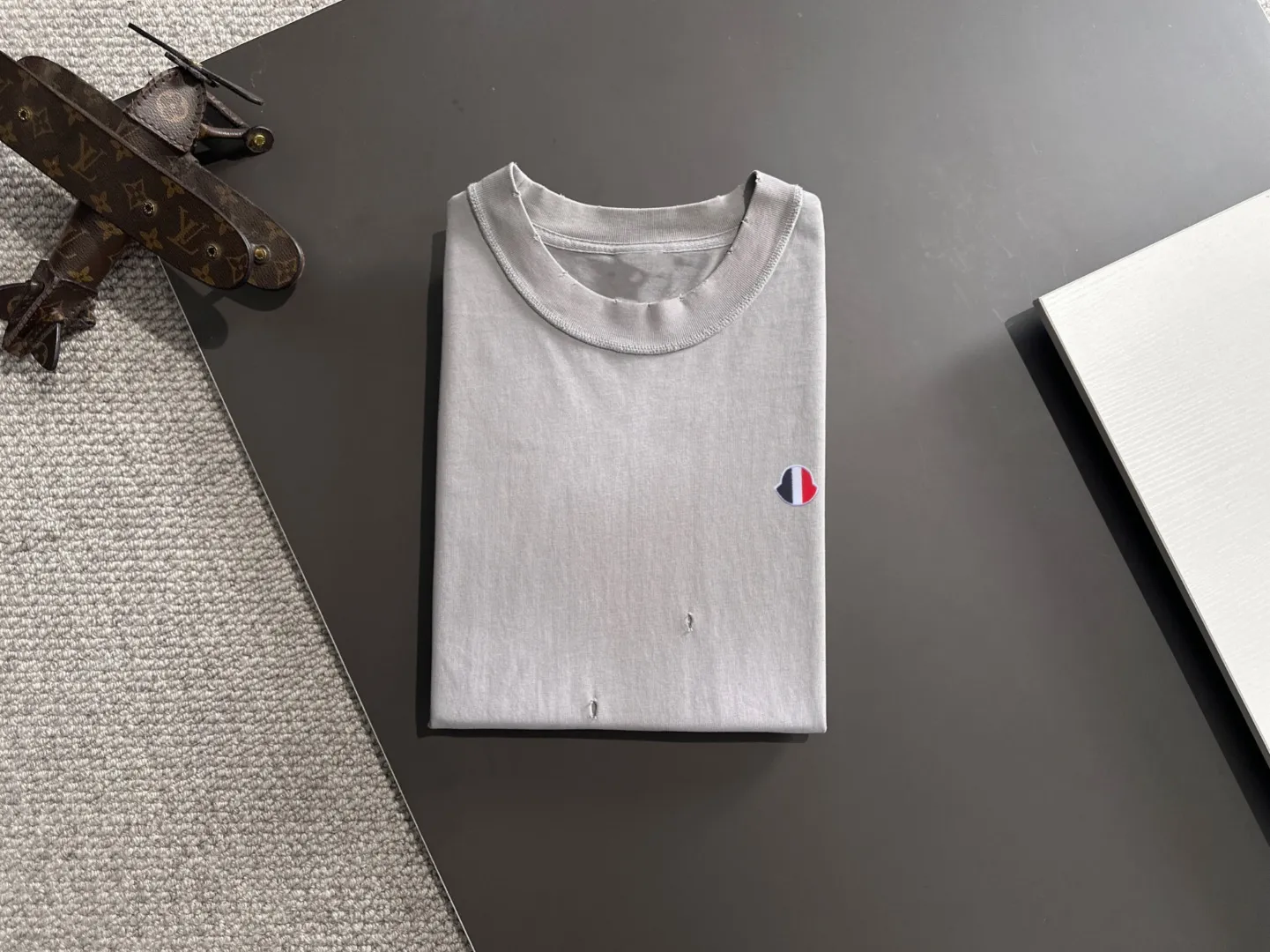 Next day shipping P460 MONCLER/Mongolian high quality 2025 spring and summer new casual heavy industry suit exclusively developed by yb! High quality production! Imported custom-made fabrics for foreign orders, with high breathability and comfort, impeccable details, brand element design concept, delicate and soft feel! It presents a casual cut and the upper body shape is great! On sale simultaneously on the official website! From a high-end men's positioning brand, the low-key luxury taste is irresistible! Exquisite workmanship and impeccable quality! The overall style is simple, fashionable and timeless, fully meeting the requirements of stylish and tasteful dressing! Size: S-XXL