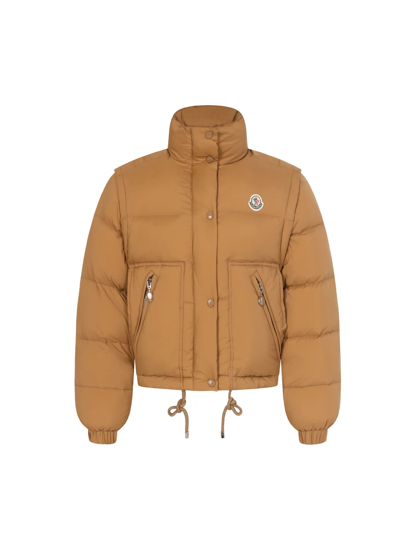 P900 MONCLER/Mask 25ss new detachable vest down jacket is made of custom-made YB imported windproof and waterproof nylon material. The craftsmanship is restored and the material is upgraded to improve the cold protection function in autumn and winter. Filled with white goose velvet, the whole piece is lightweight and warm. It can be worn as a zippered detachable long-sleeved jacket and a sleeveless vest. The torso is embossed with a rectangular pattern, with overlaid zipper pockets and drawstrings. The layers collide and the design is rich and varied. The iconic logo patch on the chest is embellished to highlight a low-key sense of luxury. Exquisite details can successfully get rid of dullness and integrate warmth and fashion. Customized surface accessories, look for the correct version, down filling standard: national standard 90 down, down filling: white goose down, high version, size: 1/2/3/4