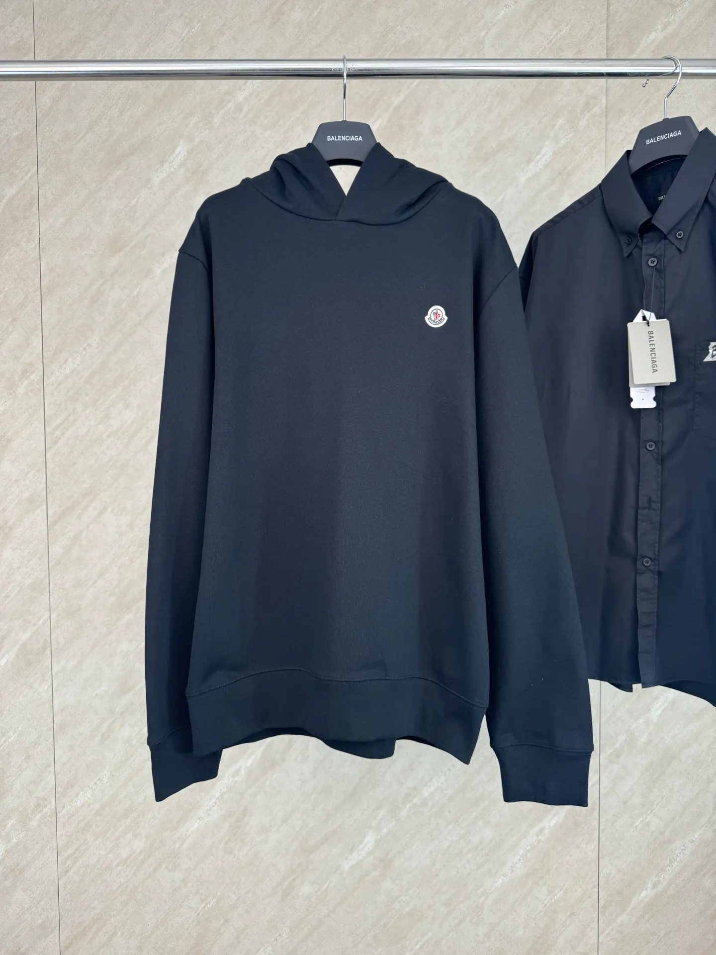 P390 MONCLER 25SS solid color logo patch hooded pullover long-sleeved sweatshirt size s m l xl
