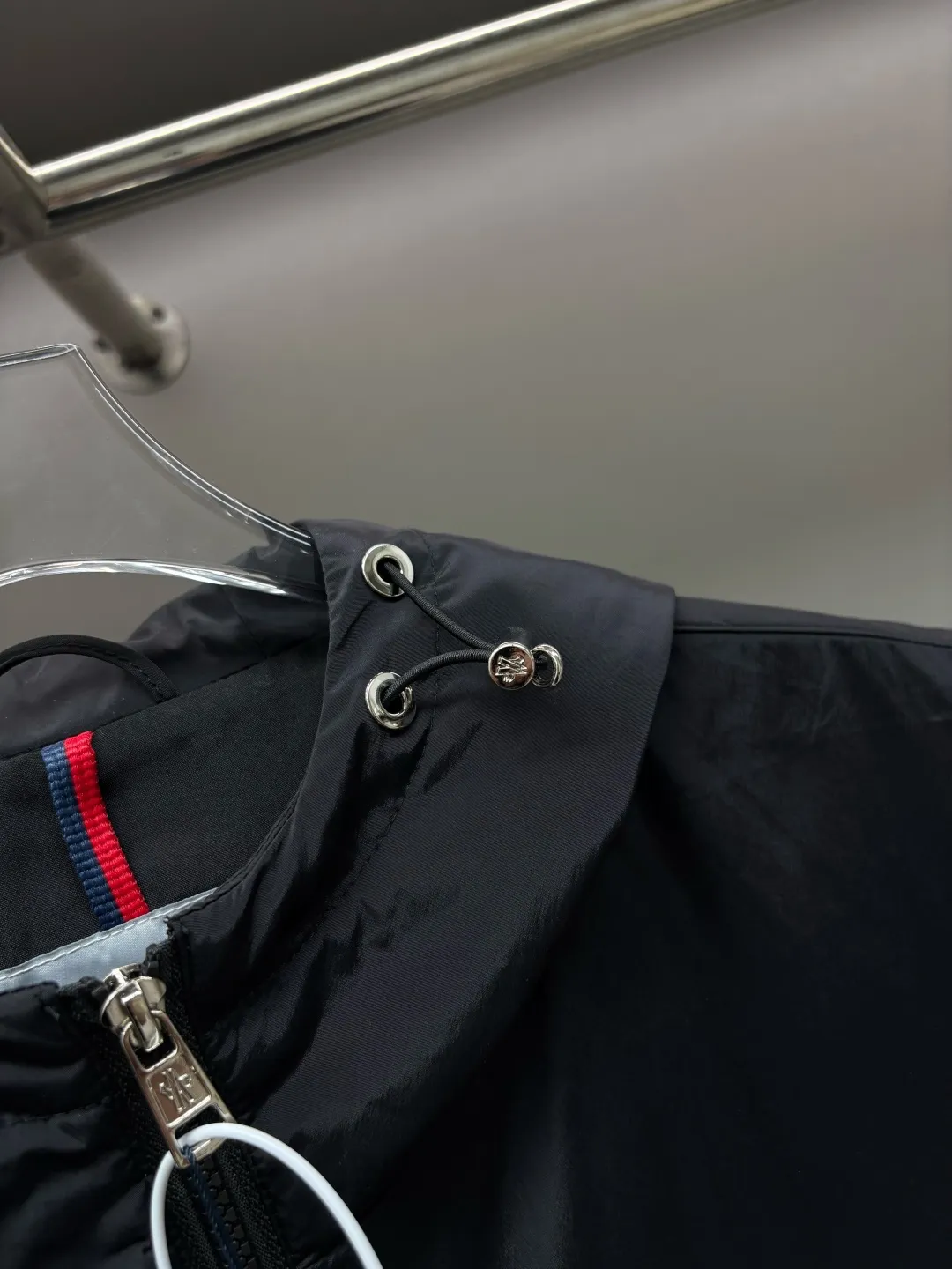 P490 Moncler Mouth New Letter Thin Cotton Vest Original Fabric Original Accessories Official Same Model Used Imported Polyester Fabric, Customized Same-tank Dyed Fabric Very Comfortable and Smooth to the Hand Very Wide and Stylish It Will Not Deform After Long-term Wear Produced by a First-line Brand Factory The Label Is Full and Textured The Latest Autumn and Winter Style Fashionable and Personalized Super Versatile and Good-looking One Very Suitable for Men and Women A Must-Have Style Color: Black Sapphire Blue Size: L-4XL