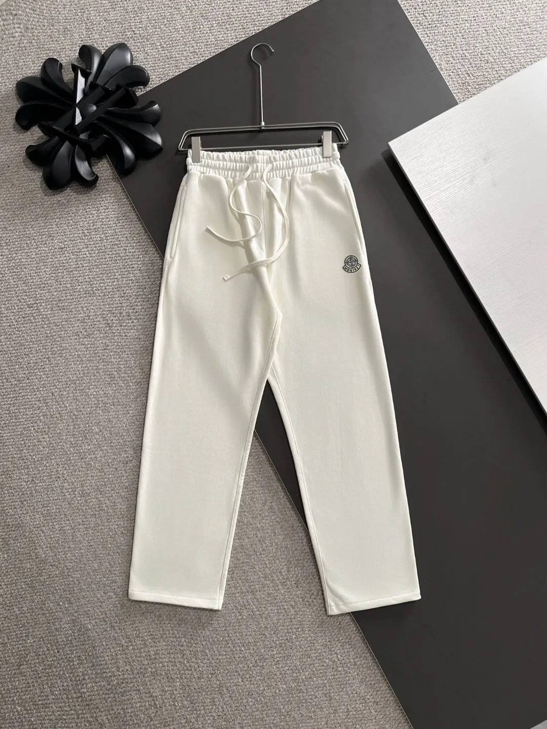 Next day shipment P720 Stone lsland/Stone Island co-branded MONCLER/Mongolian high quality 2025 autumn and winter new casual heavy industry suit exclusively developed by yb! High quality production! The top version of the trading company channel order, external orders for imported custom fabrics, high breathability and comfort, impeccable details, absolutely worth buying! This type of suit is also a must-have for lazy people. You don’t have to think about how to match it, you can just get it in one set! Brand element design concept, delicate and soft feel! It presents a casual cut and the upper body shape is great! On sale simultaneously on the official website! From a high-end men's positioning brand, the low-key luxury taste is irresistible! Exquisite workmanship and impeccable quality! The overall style is simple, fashionable and timeless, fully meeting the requirements of stylish and tasteful dressing! Sizes: S to XXL (or state your height and weight when placing an order)