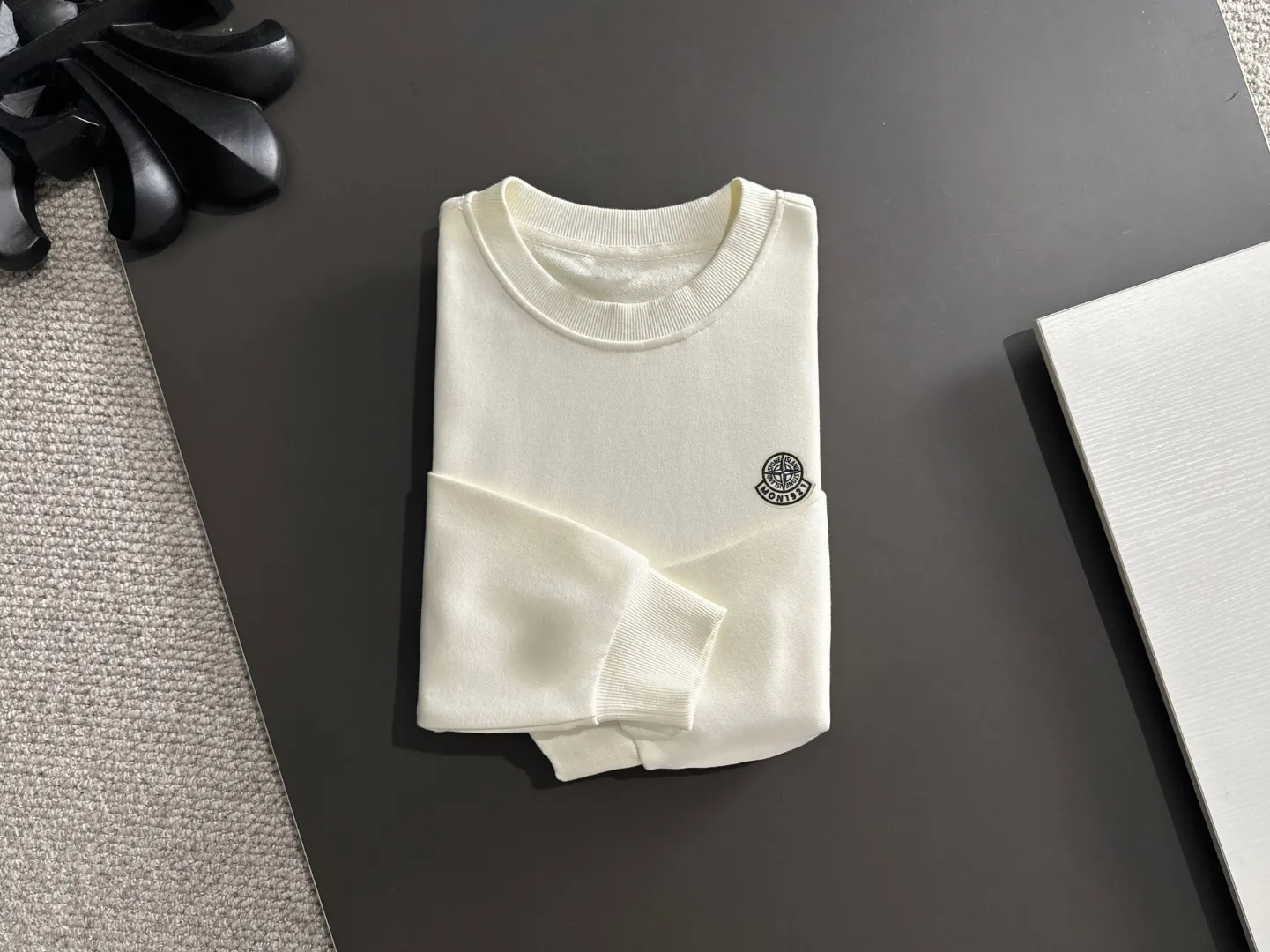 Next day shipment P720 Stone lsland/Stone Island co-branded MONCLER/Mongolian high quality 2025 autumn and winter new casual heavy industry suit exclusively developed by yb! High quality production! The top version of the trading company channel order, external orders for imported custom fabrics, high breathability and comfort, impeccable details, absolutely worth buying! This type of suit is also a must-have for lazy people. You don’t have to think about how to match it, you can just get it in one set! Brand element design concept, delicate and soft feel! It presents a casual cut and the upper body shape is great! On sale simultaneously on the official website! From a high-end men's positioning brand, the low-key luxury taste is irresistible! Exquisite workmanship and impeccable quality! The overall style is simple, fashionable and timeless, fully meeting the requirements of stylish and tasteful dressing! Sizes: S to XXL (or state your height and weight when placing an order)