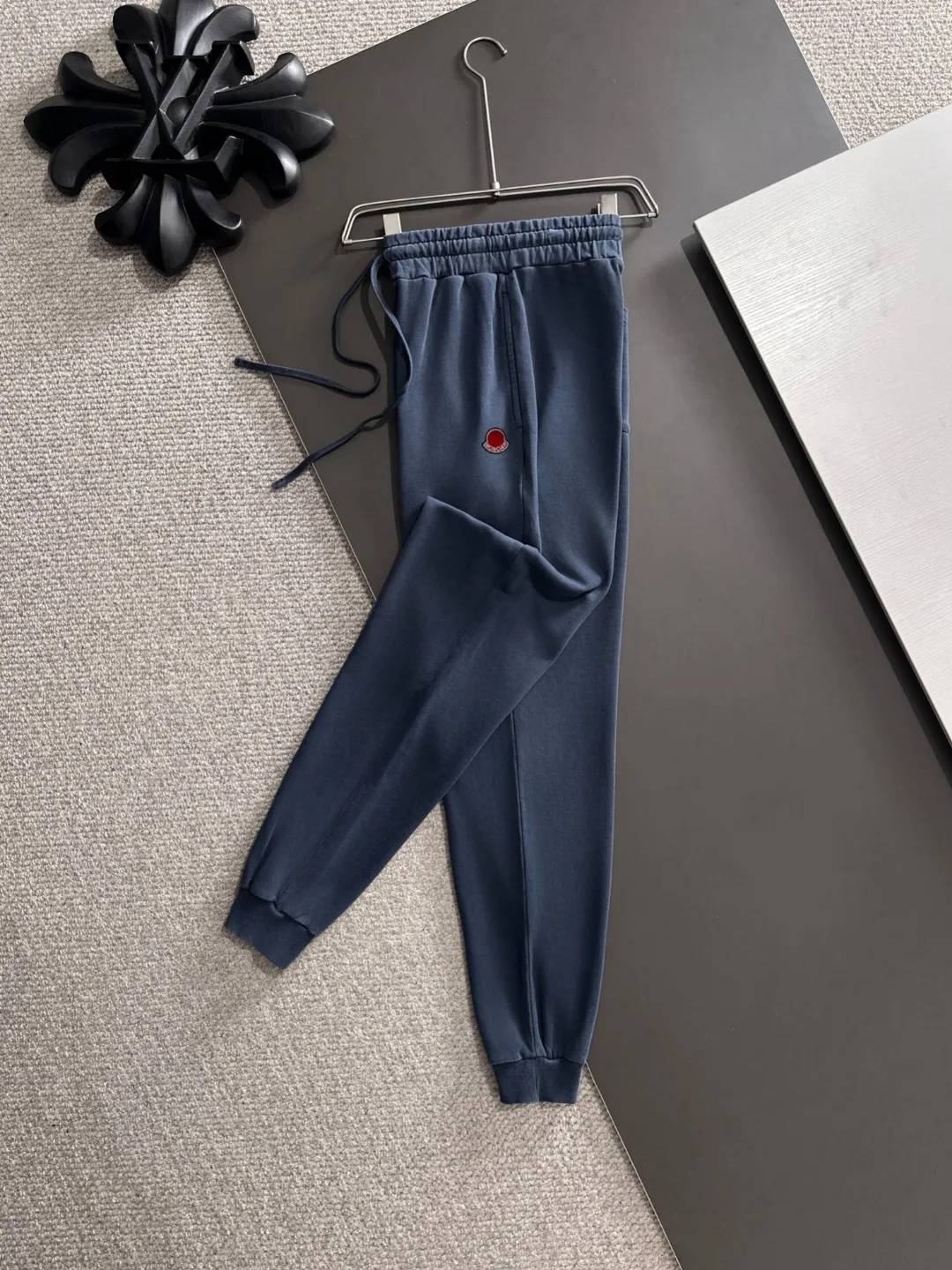 Next day shipping P720 MONCLER/Mongolian high quality 2025 autumn and winter new casual heavy industry suit exclusively developed by yb! High quality production! The top version of the trading company channel order, external orders for imported custom fabrics, high breathability and comfort, impeccable details, absolutely worth buying! This type of suit is also a must-have for lazy people. You don’t have to think about how to match it, you can just get it in one set! Brand element design concept, delicate and soft feel! It presents a casual cut and the upper body shape is great! On sale simultaneously on the official website! From a high-end men's positioning brand, the low-key luxury taste is irresistible! Exquisite workmanship and impeccable quality! The overall style is simple, fashionable and timeless, fully meeting the requirements of stylish and tasteful dressing! Sizes: S to XXL (or state your height and weight when placing an order)