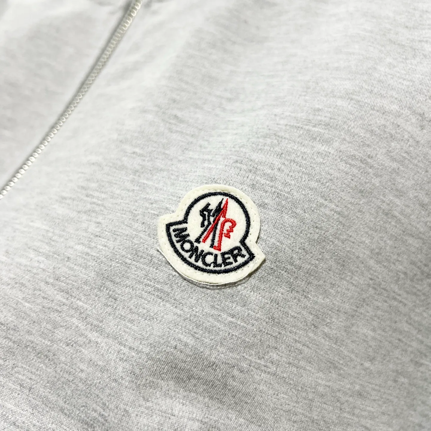 P270 MONCLER/Mask Customized fabric suit zipper jacket Simple side webbing splicing craftsmanship brand chapter logo Official synchronization High version High quality Fashion personality Versatile trend Pure original quality Original fabric Hang tag Collar label Washed wheat Complete with three standards Color: Black. Blue. Gray. Size: S-2XL