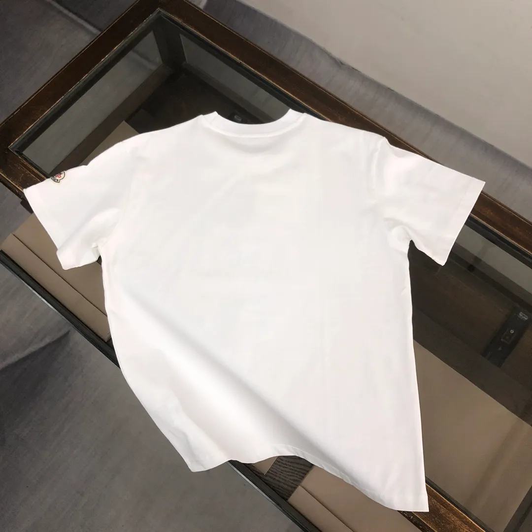 P160 🔥MONCLER The latest short-sleeved T-shirt for couples ~ Brand new element bear print design ~ The fabric upper body is comfortable and breathable, not stiff, slim cut, made of high-end custom-made pure cotton fabric! The upper body is comfortable and stylish, and it can be worn alone as an inner layer. It is a must-have for fashionistas! ! ! Color: black white Size: S～XL (loose version, please state your height and weight when placing an order)