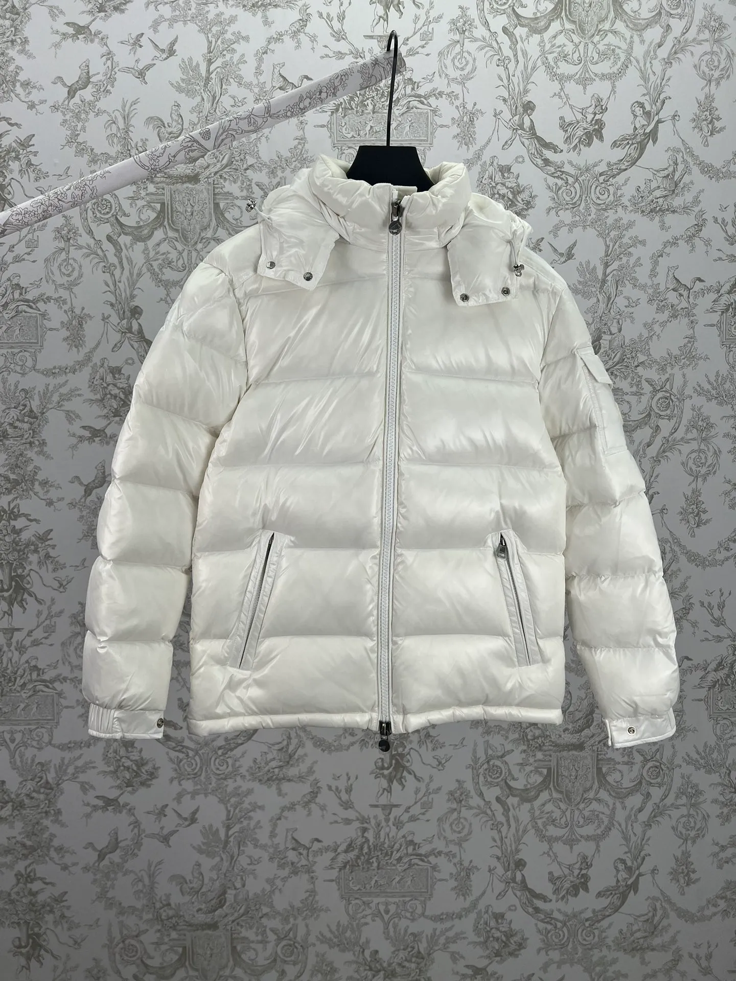 P870 25ss new Maya series Moncler Maya Hooded Short Down Jacket solid color detachable hood zipper short long-sleeved down jacket high version code number: 1.2.3.4.5.