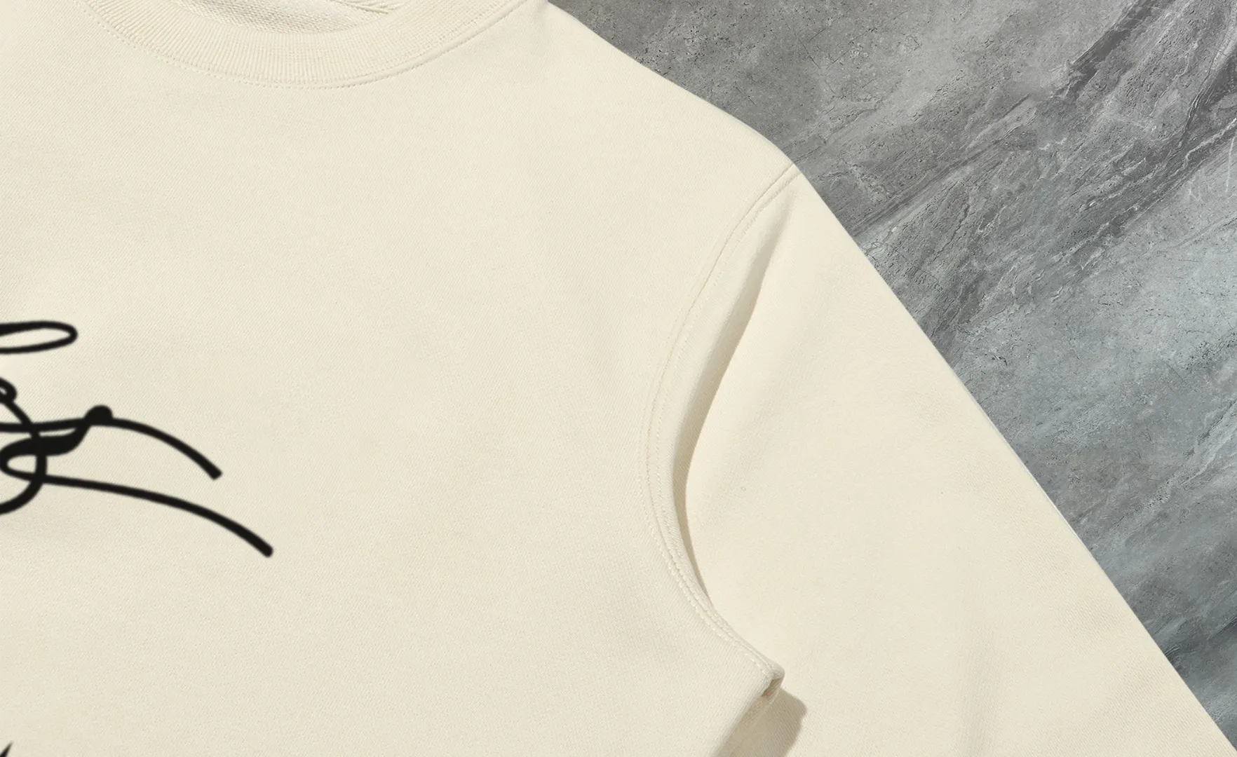 P210 High-version sweatshirt) [Long-term stock] 〖𝐌𝐎𝐍𝐂𝐋𝐄𝐑~Mask〗 Made of 440g heavy-weight fabric. It is different from the market currency. It can be matched with any variety and is properly handsome. 😎The whole dress is made of double waistcoats. The double waistcoats make the whole dress more three-dimensional. Not ordinary factories can do such fine work. 2025 Spring runway version of the T stage, on sale at the counter, round neck terry sweatshirt, high-end double-strand pure cotton, custom-made stretch ribs, dyed in the same vat, complete with three standards, matched with exquisite embroidered LOGO on the chest, simple and advanced, same style for men and women. Color: black, apricot, white, size: S M L XL 2XL