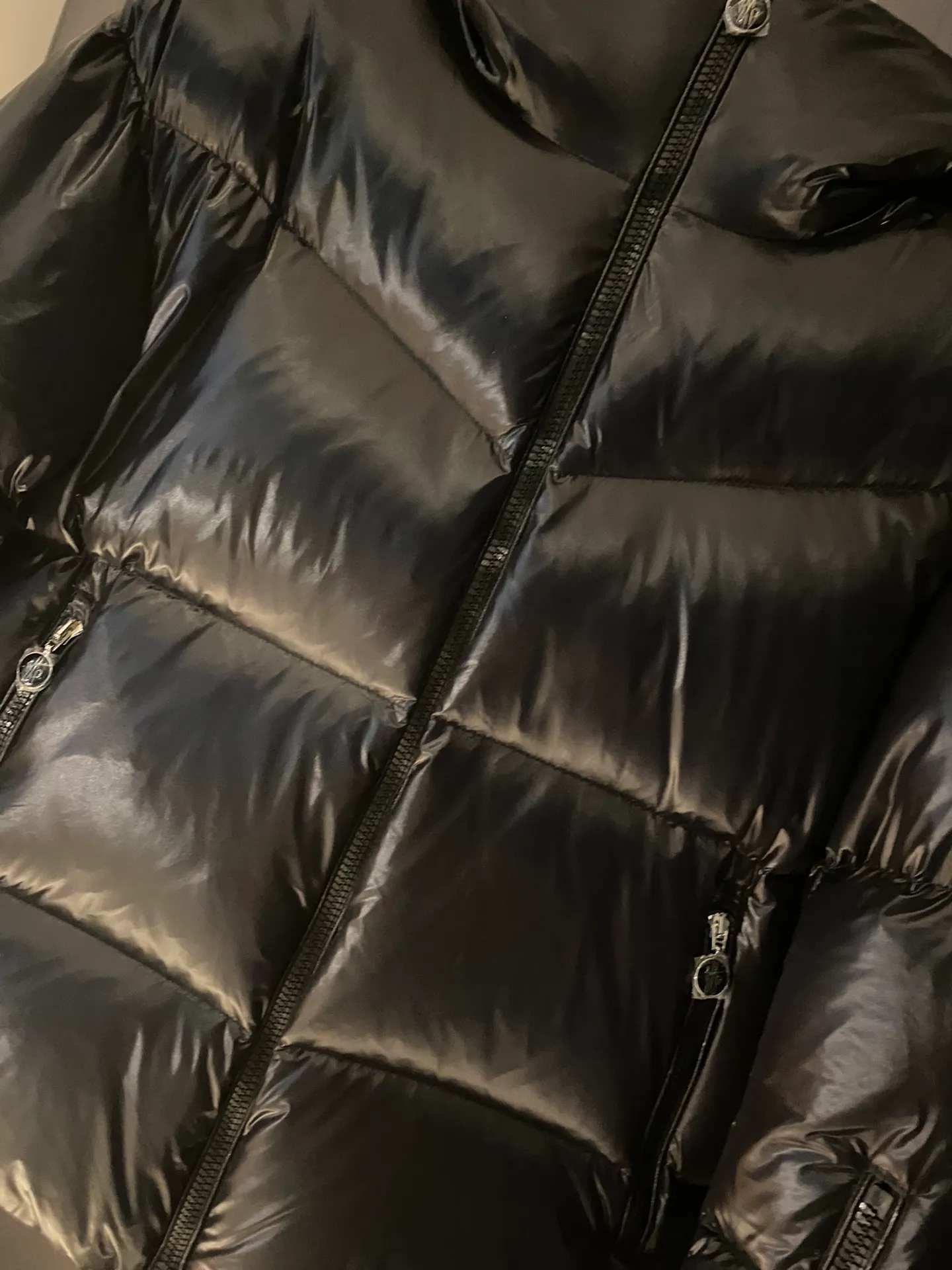 P1000 [moncler] M's new autumn and winter Huppe series women's short down jacket, original custom-made weatherproof nylon fabric, the brim design can be opened to classic logo design, the cuffs are equipped with zippers to change the shape at will, the new national standard 90 goose down filling inside, first-class down filling, high version, 1234
