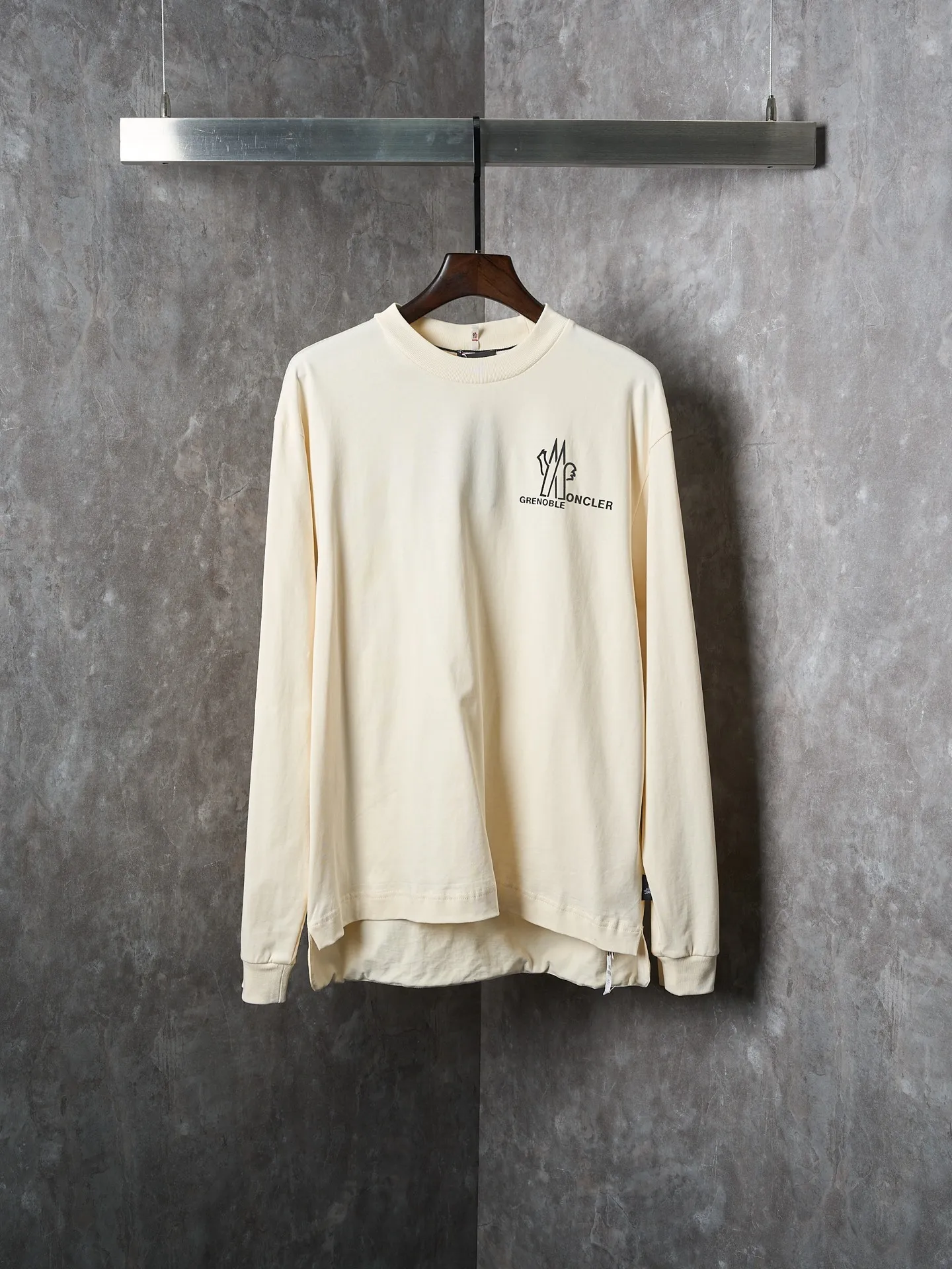 P350 Actual hanging auction] MONCLER/muzzled cotton round neck logo spliced ​​long-sleeved T-shirt [Ready stock] S M L