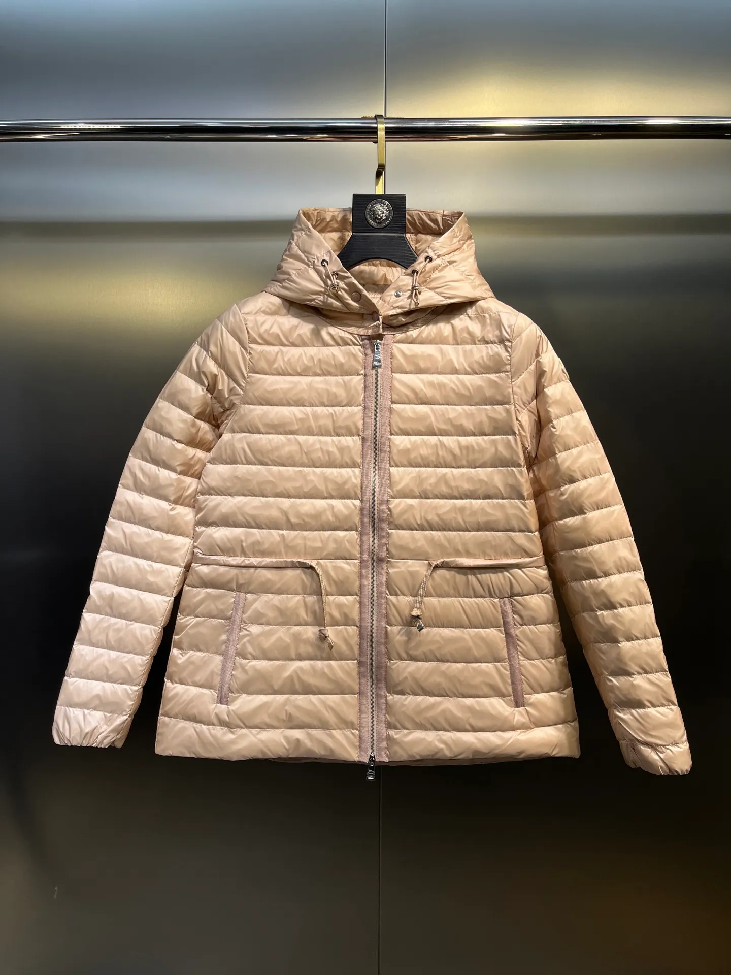 P660 moncler raie 🌟 Lightweight hooded parka down jacket with hanging effect😍 90 national standard large white duck down, 200 grams of down filling, two layers of anti-run velvet gallbladder, exquisite hardware and exquisite workmanship size: 1234