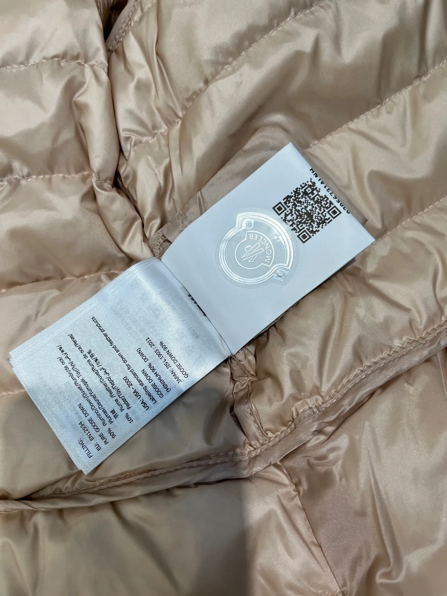 P660 moncler raie 🌟 Lightweight hooded parka down jacket with hanging effect😍 90 national standard large white duck down, 200 grams of down filling, two layers of anti-run velvet gallbladder, exquisite hardware and exquisite workmanship size: 1234