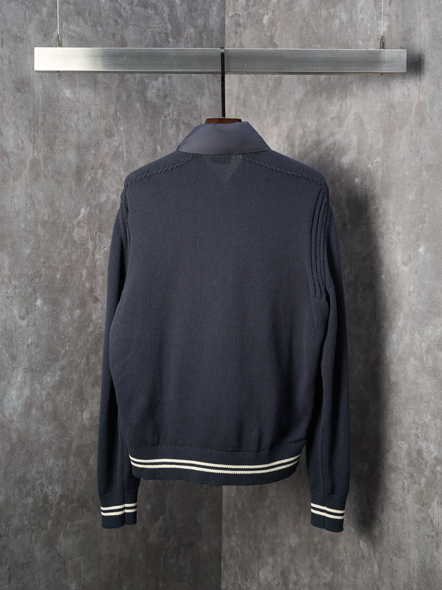 P820 ​​Actual hanging auction] Moncler/Maskled stand-up collar spliced ​​wool knitted armband striped zipper down jacket (navy blue) [Ready stock] S/1 M/2 L/3 XL/4