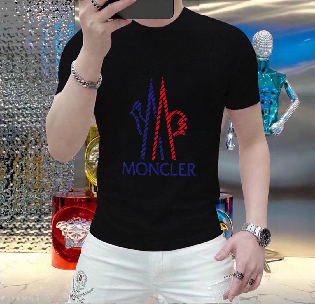P140 Original men's casual short-sleeved T-shirt from the brand [MONCLER] (Good News for Fat People), new product for the spring and summer of 2025, customized with top-notch logo craftsmanship on the chest, matching details throughout the piece, top-notch quality and tailoring design, customized imported mercerized cotton fabric! Full of style, the color scheme is light and versatile. M-5XL (wear up to 220 pounds)