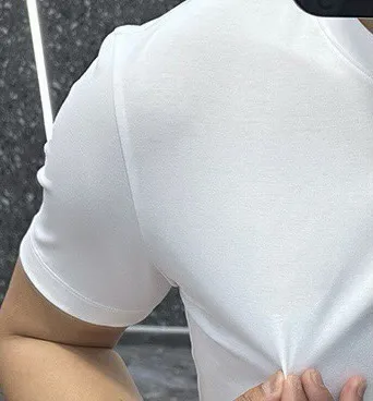 P140 Original men's casual short-sleeved T-shirt from the brand [MONCLER] (Good News for Fat People), new product for the spring and summer of 2025, customized with top-notch logo craftsmanship on the chest, matching details throughout the piece, top-notch quality and tailoring design, customized imported mercerized cotton fabric! Full of style, the color scheme is light and versatile. M-5XL (wear up to 220 pounds)