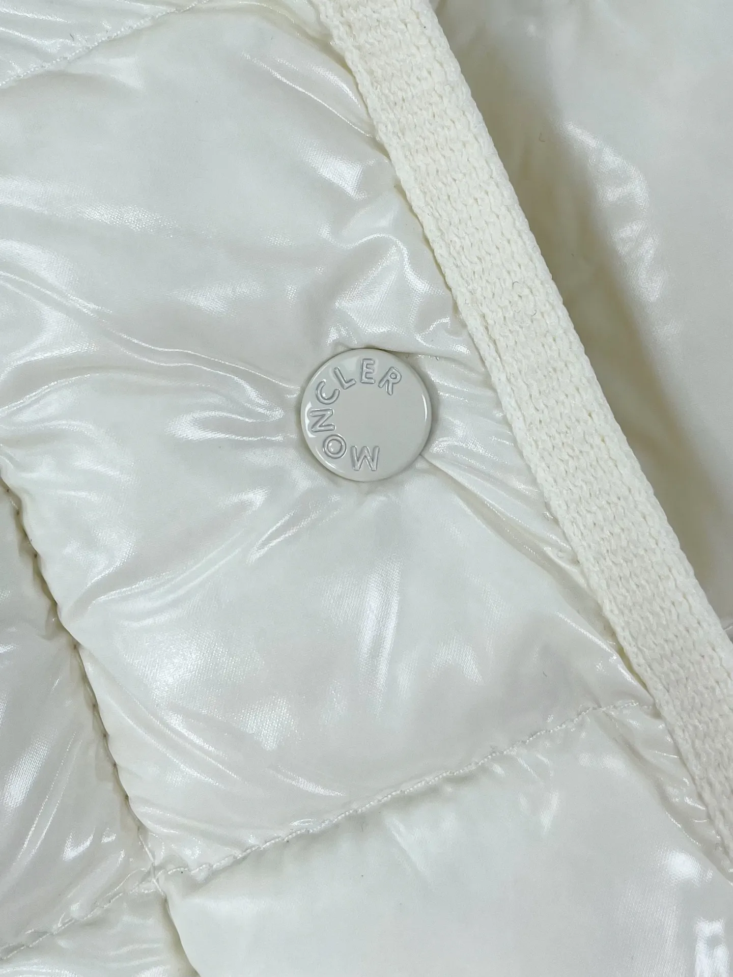 P970 (high version) Moncler-Mask-Ladies Short Hooded Waist Down Jacket Size:0 1 2 3