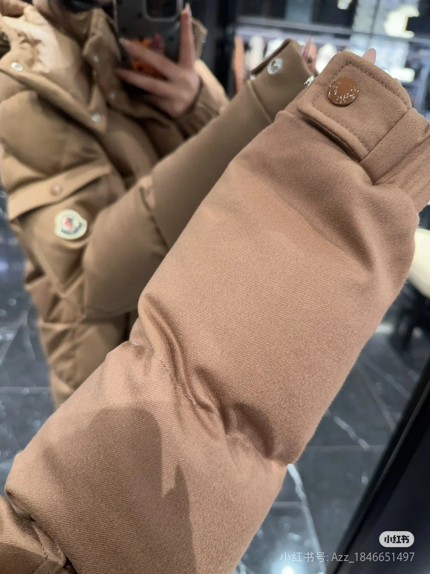 P880 Moncler. Vezere. The same classic style as 70 matte. Upgraded wool fabric and new Maillard dark brown color. Size 12345