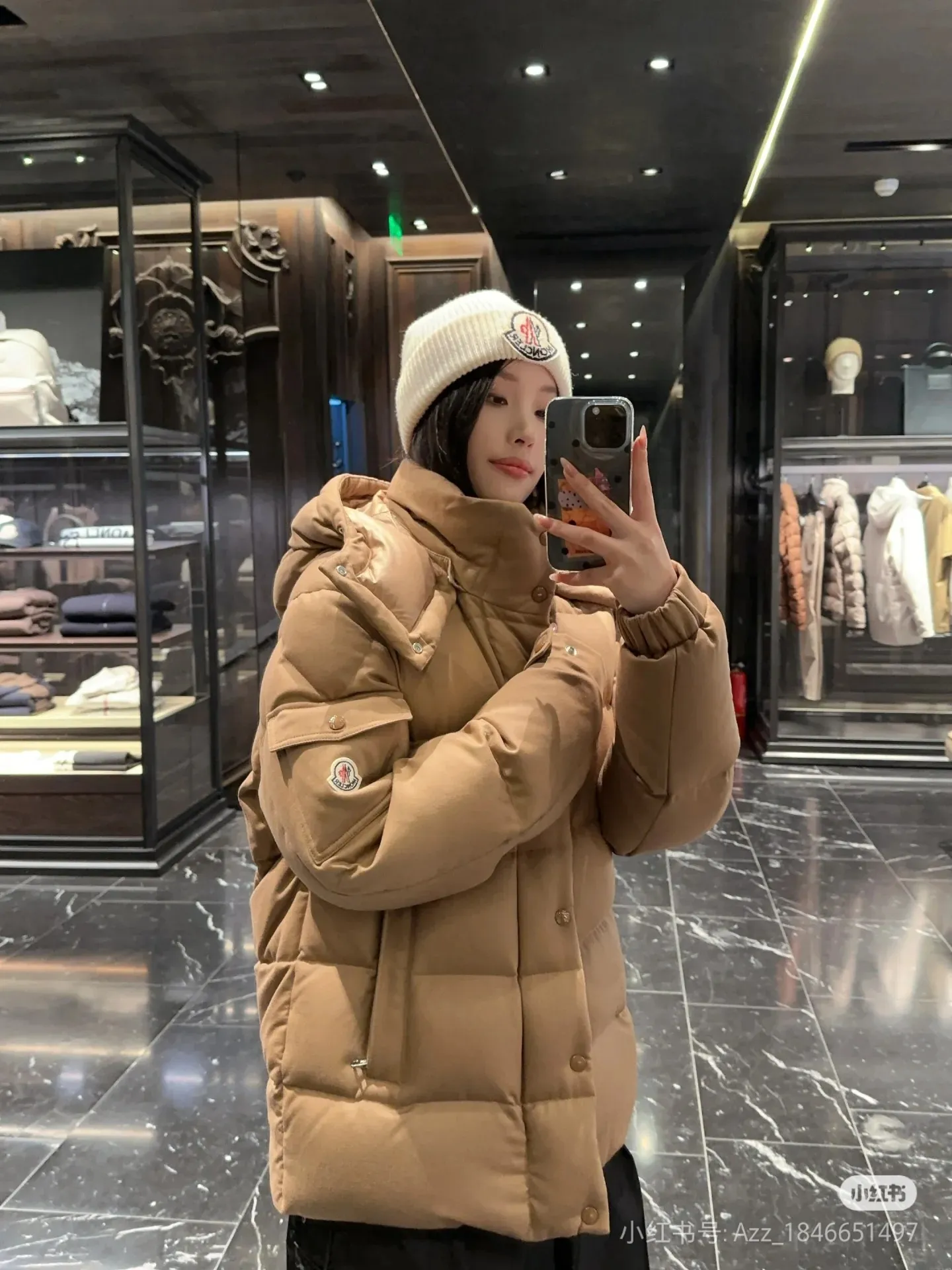 P880 Moncler. Vezere. The same classic style as 70 matte. Upgraded wool fabric and new Maillard dark brown color. Size 12345