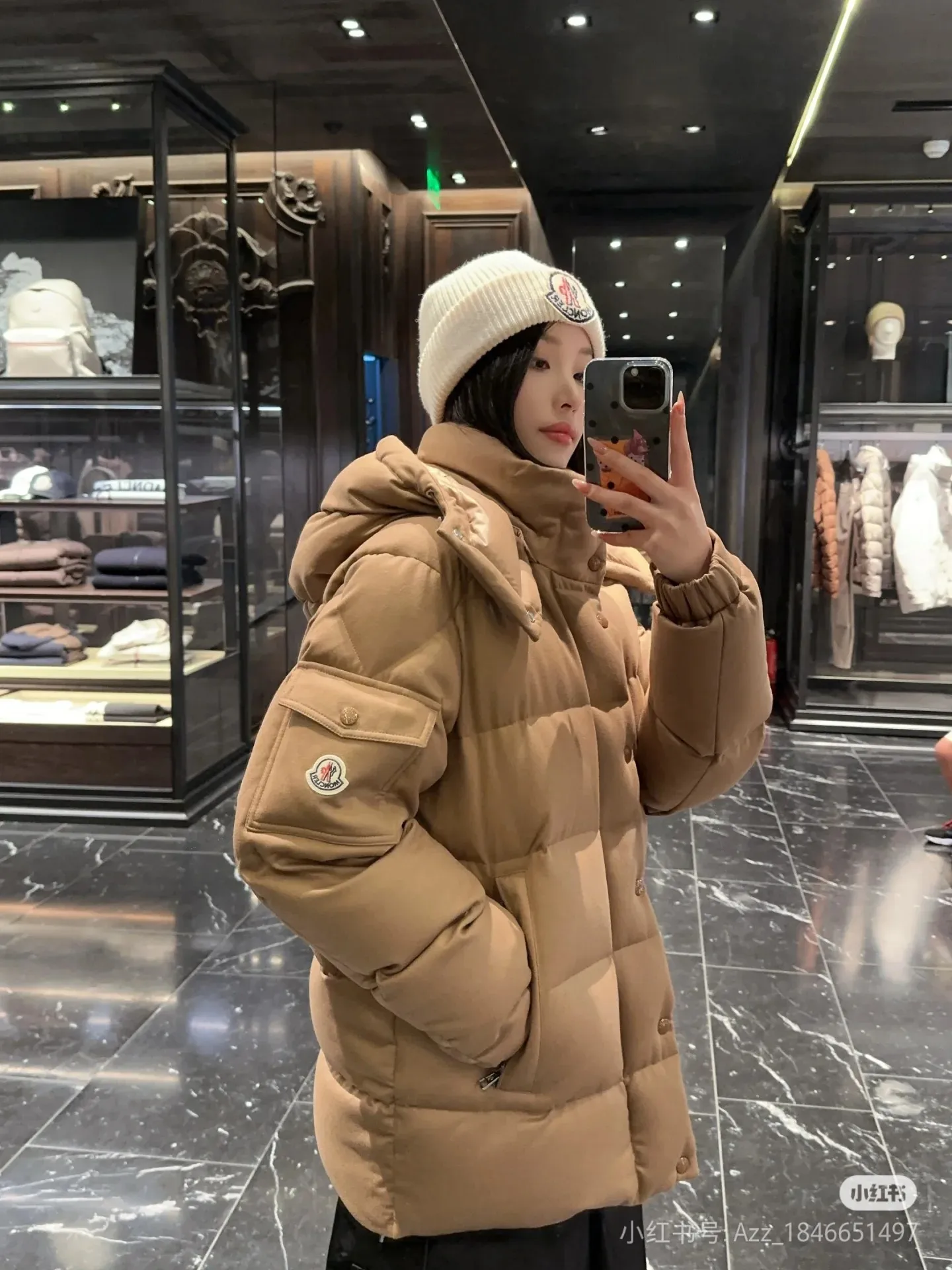 P880 Moncler. Vezere. The same classic style as 70 matte. Upgraded wool fabric and new Maillard dark brown color. Size 12345
