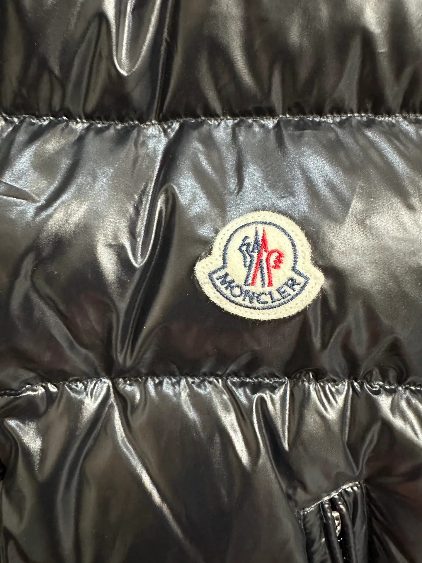 P680 💰Moncler/moncler/muzzle/down jacket/thick vest/classic Tibb down vest 2021 new national standard 95 plain white duck down has passed the inspection (reprint and change to 90). Very little feather bone. Silk. Cut it to pieces. Customized nylon calendered fabric (nylon). High-tech precision wiring. Every line is straight. Original No. 10 front chest chain. Original hardware buttons with logo, dual-chip sensor: washable mark/cashmere label, contains 400 double-layer coated gallbladder anti-velvet sleeves, pure cashmere original customization, top-quality embroidery, real cashmere, cashmere label closest to the genuine product (rejecting fake cashmere/anti-cashmere at first glance) Color: black Size: 1-5 yards (80-180 pounds)