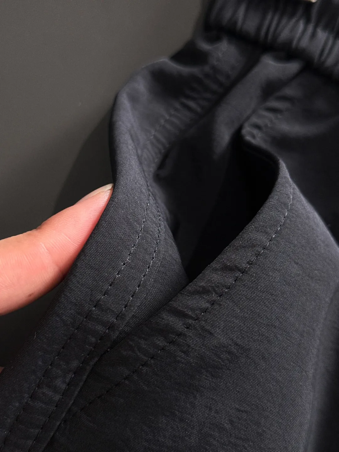 Next day shipment P360 MONCLER/Mongoose Exclusive first release of 25ss autumn and winter new high-quality trousers Compare real-life details at will A perfect choice for autumn and winter, a must-have item. Sizes: M to 3XL (please state your height and weight when placing an order)