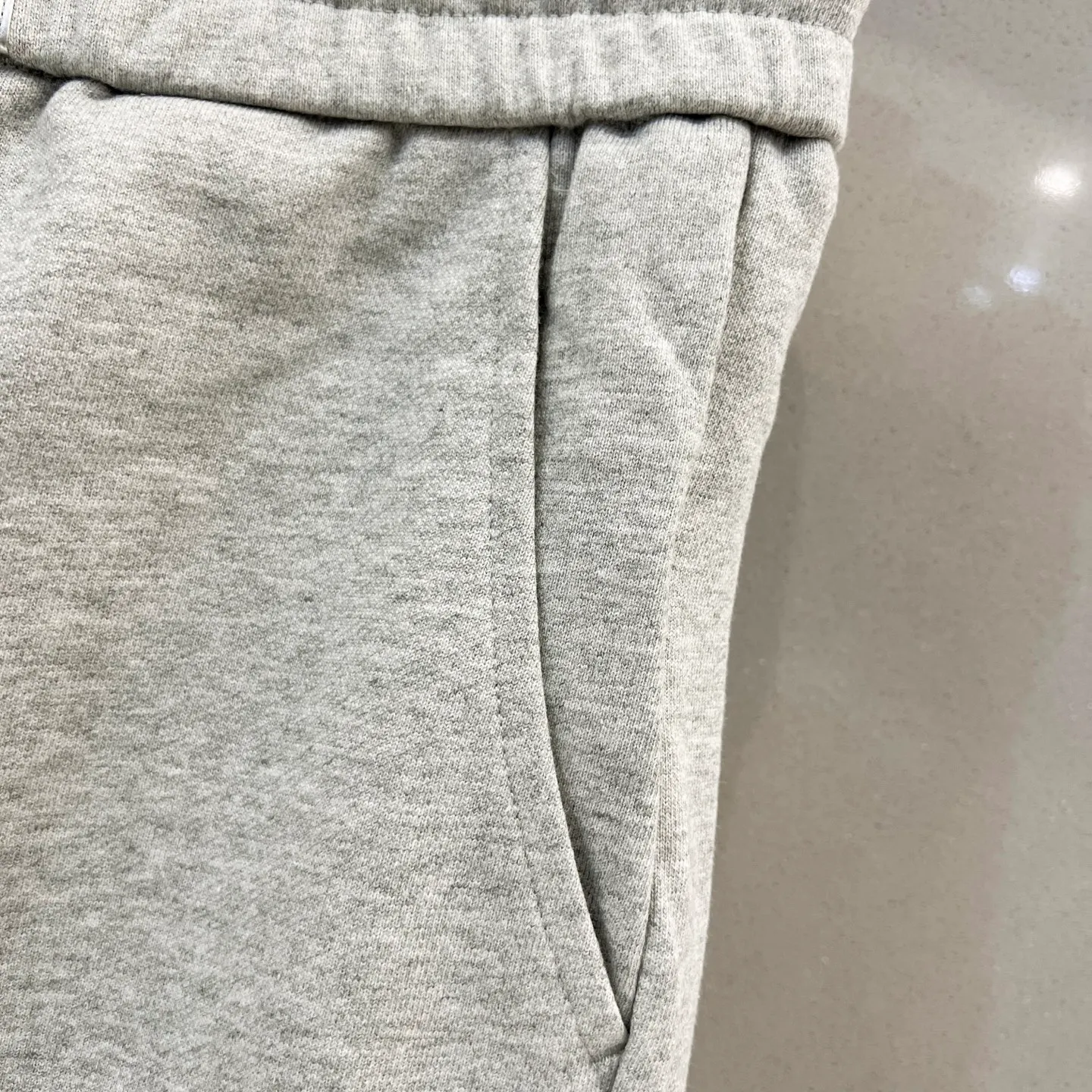 P190 MONCLER/muzzle pure cotton terry tripe fabric shorts, silicone letter LOGO, nylon pocket design process logo, official synchronization, high version, high quality, fashionable personality, versatile trend, pure original quality, original fabric, tag, collar label, washed wheat, complete three standards, color: black, gray. Size: S-XL