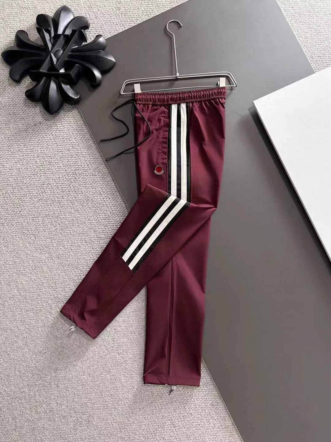 Next day shipping P720 MONCLER/Balenciaga high quality 2025 autumn and winter new casual heavy industry suit exclusively developed by yb! High quality production! The top version of the trading company channel order, external orders for imported custom fabrics, high breathability and comfort, impeccable details, absolutely worth buying! This type of suit is also a must-have for lazy people. You don’t have to think about how to match it, you can just get it in one set! Brand element design concept, delicate and soft feel! It presents a casual cut and the upper body shape is great! On sale simultaneously on the official website! From a high-end men's positioning brand, the low-key luxury taste is irresistible! Exquisite workmanship and impeccable quality! The overall style is simple, fashionable and timeless, fully meeting the requirements of stylish and tasteful dressing! Size: M to 5XL (or state your height and weight when placing an order)