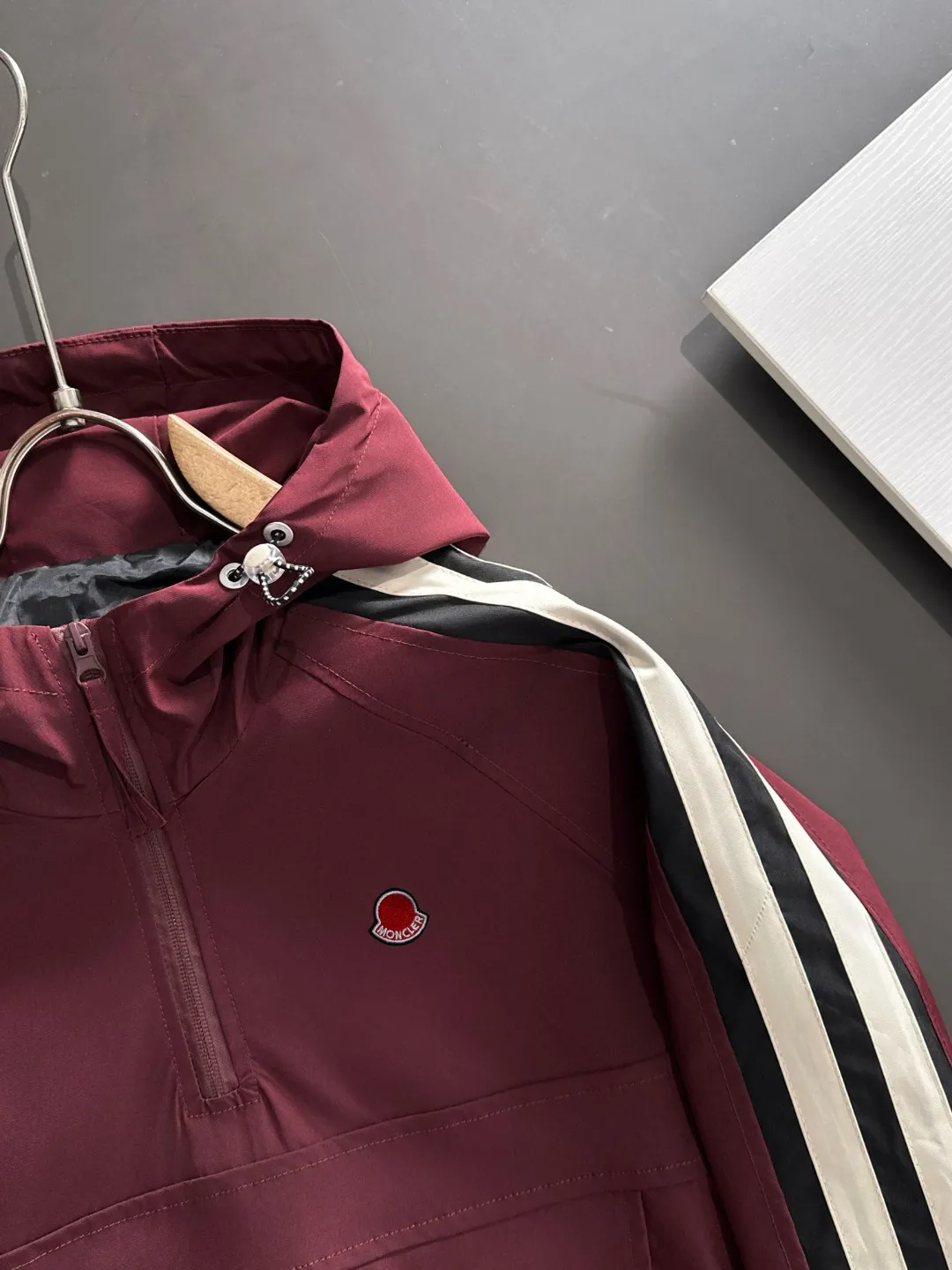 Next day shipping P720 MONCLER/Balenciaga high quality 2025 autumn and winter new casual heavy industry suit exclusively developed by yb! High quality production! The top version of the trading company channel order, external orders for imported custom fabrics, high breathability and comfort, impeccable details, absolutely worth buying! This type of suit is also a must-have for lazy people. You don’t have to think about how to match it, you can just get it in one set! Brand element design concept, delicate and soft feel! It presents a casual cut and the upper body shape is great! On sale simultaneously on the official website! From a high-end men's positioning brand, the low-key luxury taste is irresistible! Exquisite workmanship and impeccable quality! The overall style is simple, fashionable and timeless, fully meeting the requirements of stylish and tasteful dressing! Size: M to 5XL (or state your height and weight when placing an order)