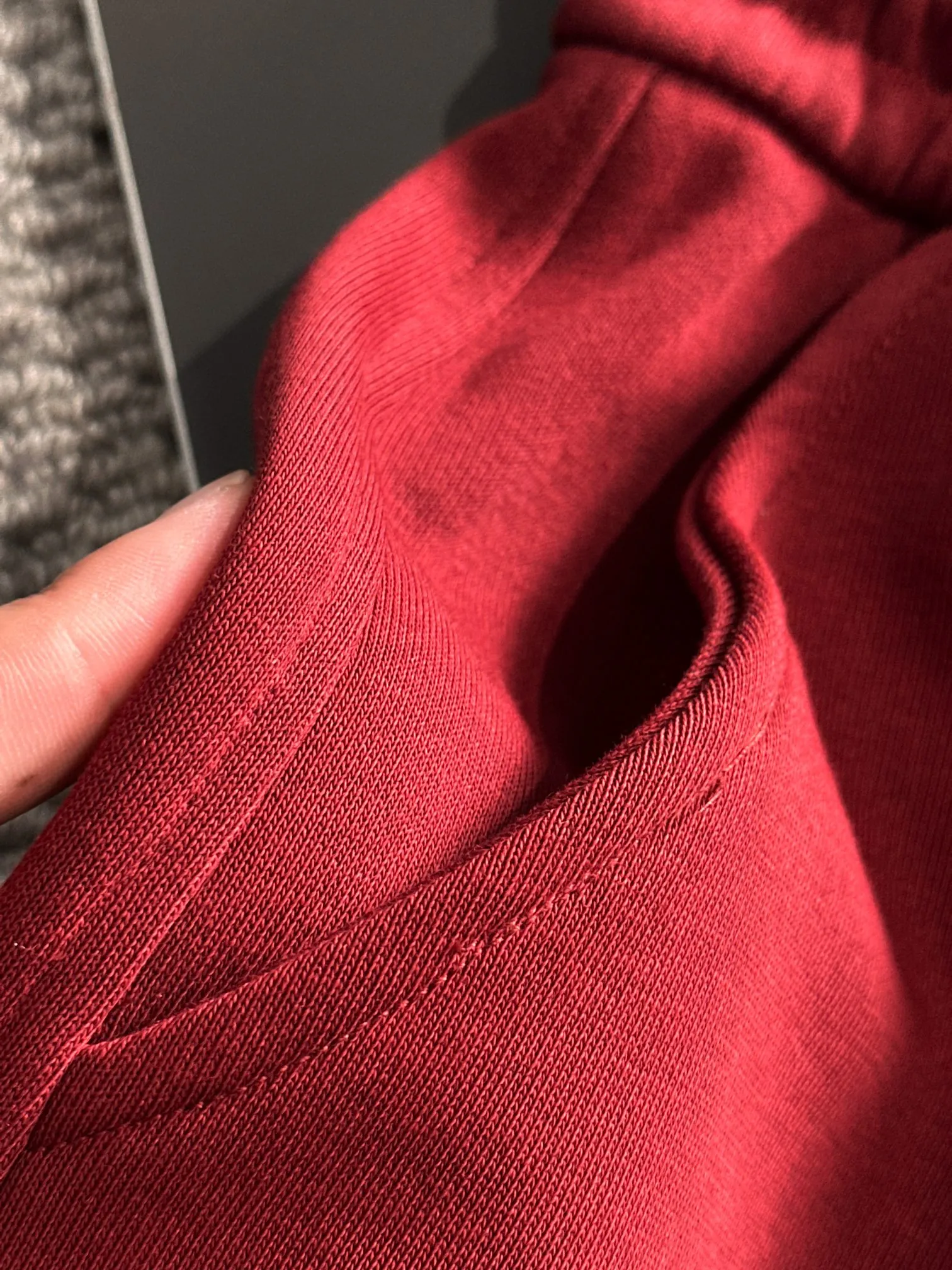 P310 MONCLER* (exclusive quality in the market) hot style 2꯭0꯭2꯭5 new autumn trousers ❤ Original ⌚️ high hooded fabric is made of 380g high-density double-sided Chinese custom fabric. No deformation, no shrinkage, three-dimensional drape. Introduction to the process: the front and back panels are made of Behringer stacked show thousands of needle embroidery. Classic wool label custom hardware accessories. Color: Anchor red SIZE：M-XXXL