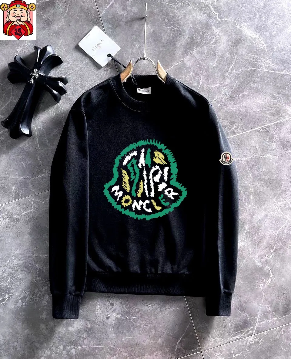 P200 💰 Brand [MONCLER] (good news for fat people) 2025ss spring latest long-sleeved round-neck sweatshirt, on sale simultaneously on the official website. Refreshing and breathable. Made of top Tencel Roman. Comfortable and soft. 3D stereoscopic clarity. Super fashion sense. Great gift for your own use. Size: M-5XL (can wear up to 220 pounds)