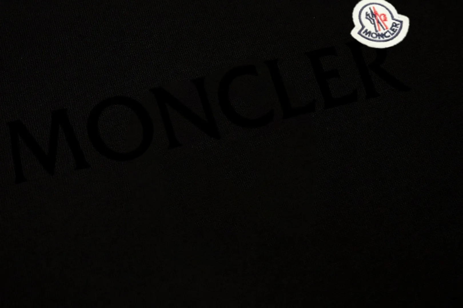 Moncler White - Size: S M L  - Accessories: The original accessories are complete with one to one and three standards, os off-shoulder version, same style for men and women, official website quality - no gender distinction, same style for men and women
