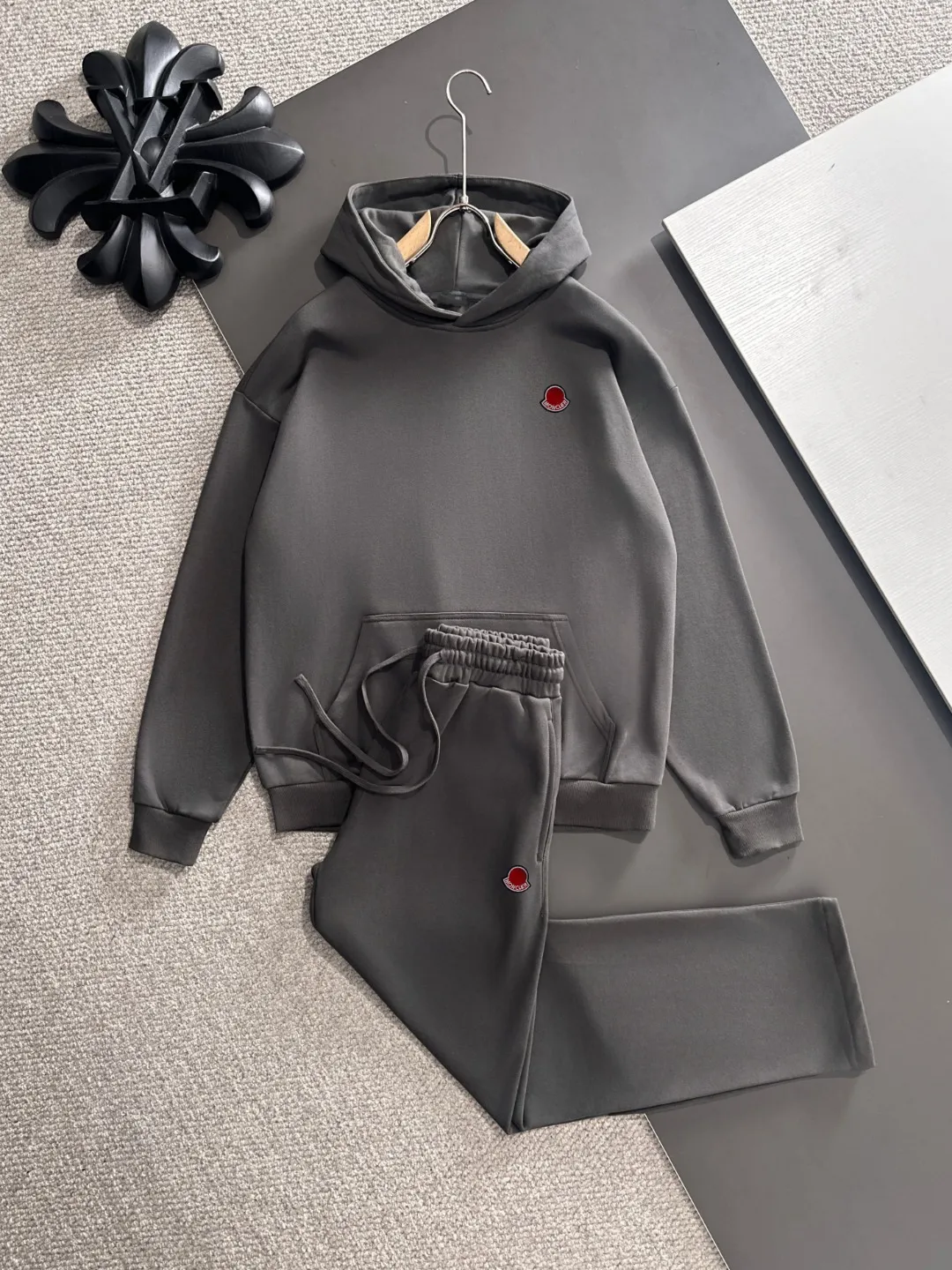 Next day shipping P720 MONCLER/Mongolian high quality 2025 autumn and winter new casual heavy industry hooded suit exclusively developed by yb! High quality production! The top version of the trading company channel order, external orders for imported custom fabrics, high breathability and comfort, impeccable details, absolutely worth buying! This type of suit is also a must-have for lazy people. You don’t have to think about how to match it, you can just get it in one set! Brand element design concept, delicate and soft feel! It presents a casual cut and the upper body shape is great! On sale simultaneously on the official website! From a high-end men's positioning brand, the low-key luxury taste is irresistible! Exquisite workmanship and impeccable quality! The overall style is simple, fashionable and timeless, fully meeting the requirements of stylish and tasteful dressing! Sizes: S to XXL (or state your height and weight when placing an order)