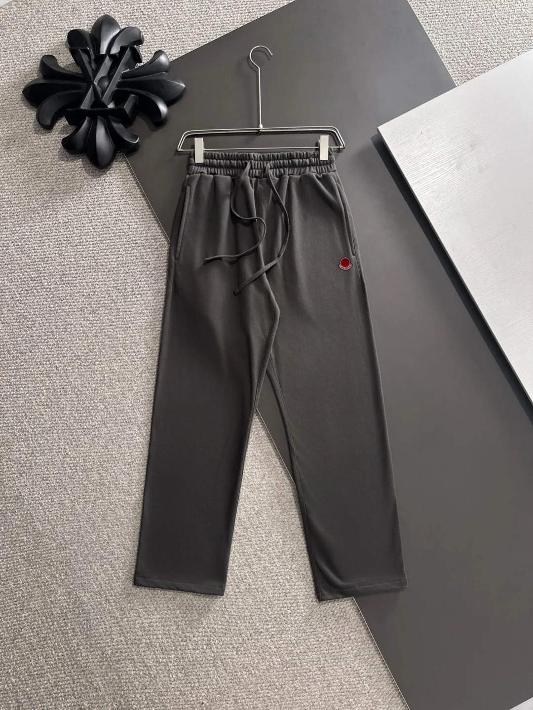 Next day shipping P720 MONCLER/Mongolian high quality 2025 autumn and winter new casual heavy industry hooded suit exclusively developed by yb! High quality production! The top version of the trading company channel order, external orders for imported custom fabrics, high breathability and comfort, impeccable details, absolutely worth buying! This type of suit is also a must-have for lazy people. You don’t have to think about how to match it, you can just get it in one set! Brand element design concept, delicate and soft feel! It presents a casual cut and the upper body shape is great! On sale simultaneously on the official website! From a high-end men's positioning brand, the low-key luxury taste is irresistible! Exquisite workmanship and impeccable quality! The overall style is simple, fashionable and timeless, fully meeting the requirements of stylish and tasteful dressing! Sizes: S to XXL (or state your height and weight when placing an order)