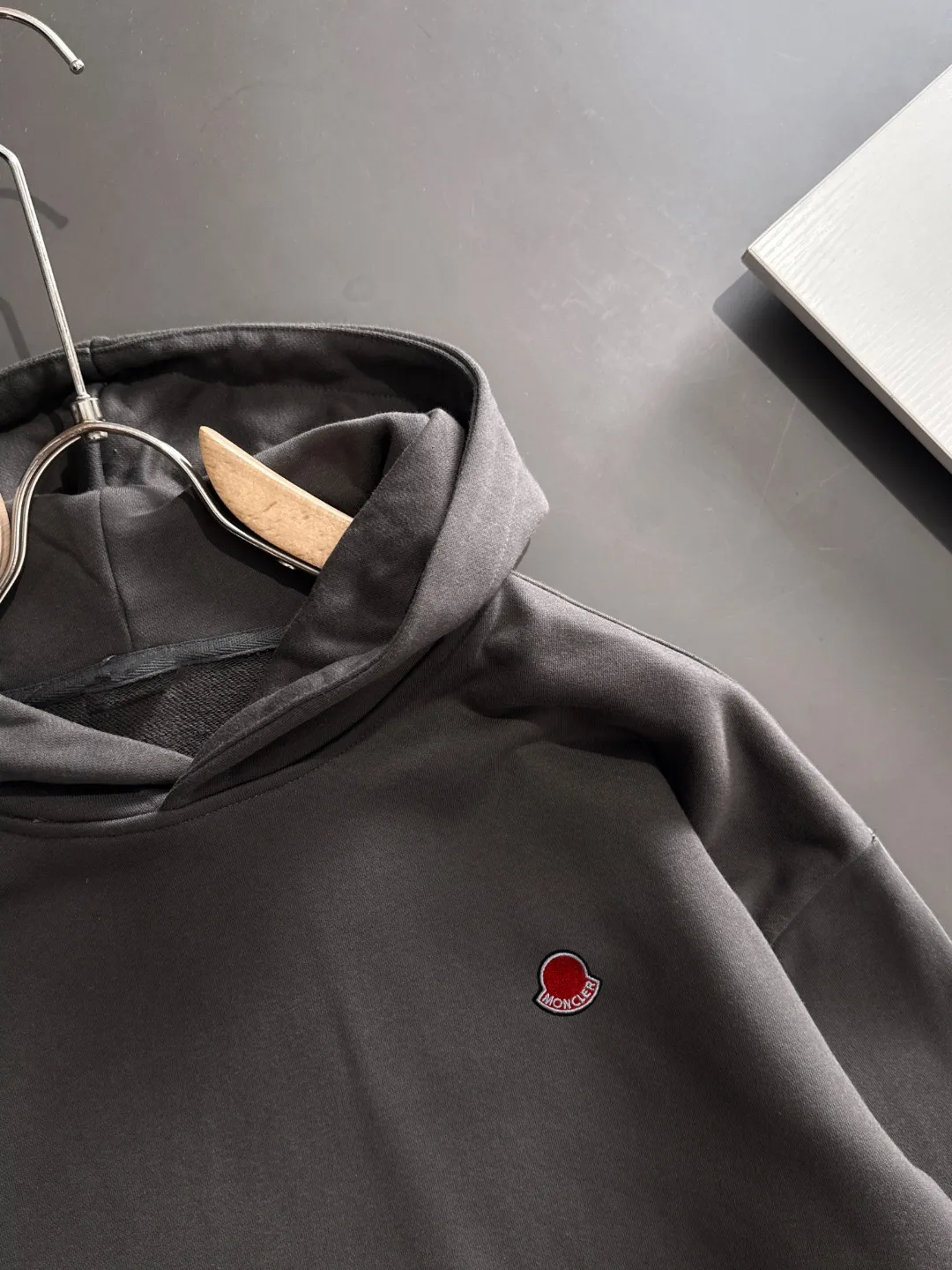 Next day shipping P720 MONCLER/Mongolian high quality 2025 autumn and winter new casual heavy industry hooded suit exclusively developed by yb! High quality production! The top version of the trading company channel order, external orders for imported custom fabrics, high breathability and comfort, impeccable details, absolutely worth buying! This type of suit is also a must-have for lazy people. You don’t have to think about how to match it, you can just get it in one set! Brand element design concept, delicate and soft feel! It presents a casual cut and the upper body shape is great! On sale simultaneously on the official website! From a high-end men's positioning brand, the low-key luxury taste is irresistible! Exquisite workmanship and impeccable quality! The overall style is simple, fashionable and timeless, fully meeting the requirements of stylish and tasteful dressing! Sizes: S to XXL (or state your height and weight when placing an order)