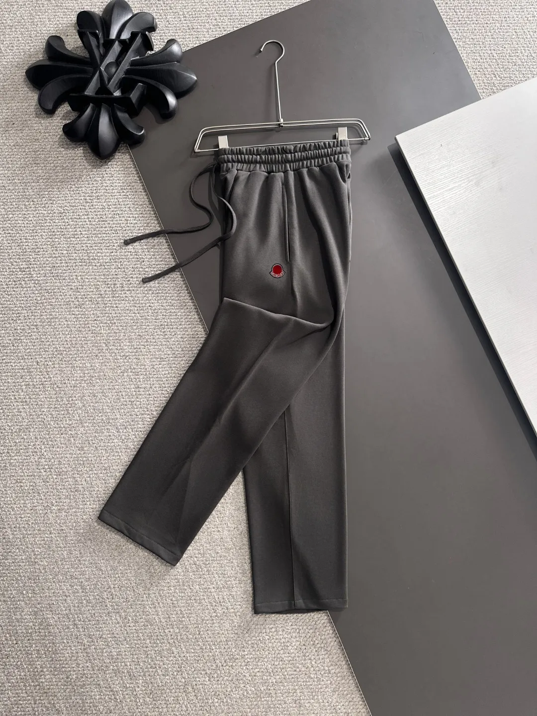 Next day shipping P720 MONCLER/Mongolian high quality 2025 autumn and winter new casual heavy industry hooded suit exclusively developed by yb! High quality production! The top version of the trading company channel order, external orders for imported custom fabrics, high breathability and comfort, impeccable details, absolutely worth buying! This type of suit is also a must-have for lazy people. You don’t have to think about how to match it, you can just get it in one set! Brand element design concept, delicate and soft feel! It presents a casual cut and the upper body shape is great! On sale simultaneously on the official website! From a high-end men's positioning brand, the low-key luxury taste is irresistible! Exquisite workmanship and impeccable quality! The overall style is simple, fashionable and timeless, fully meeting the requirements of stylish and tasteful dressing! Sizes: S to XXL (or state your height and weight when placing an order)