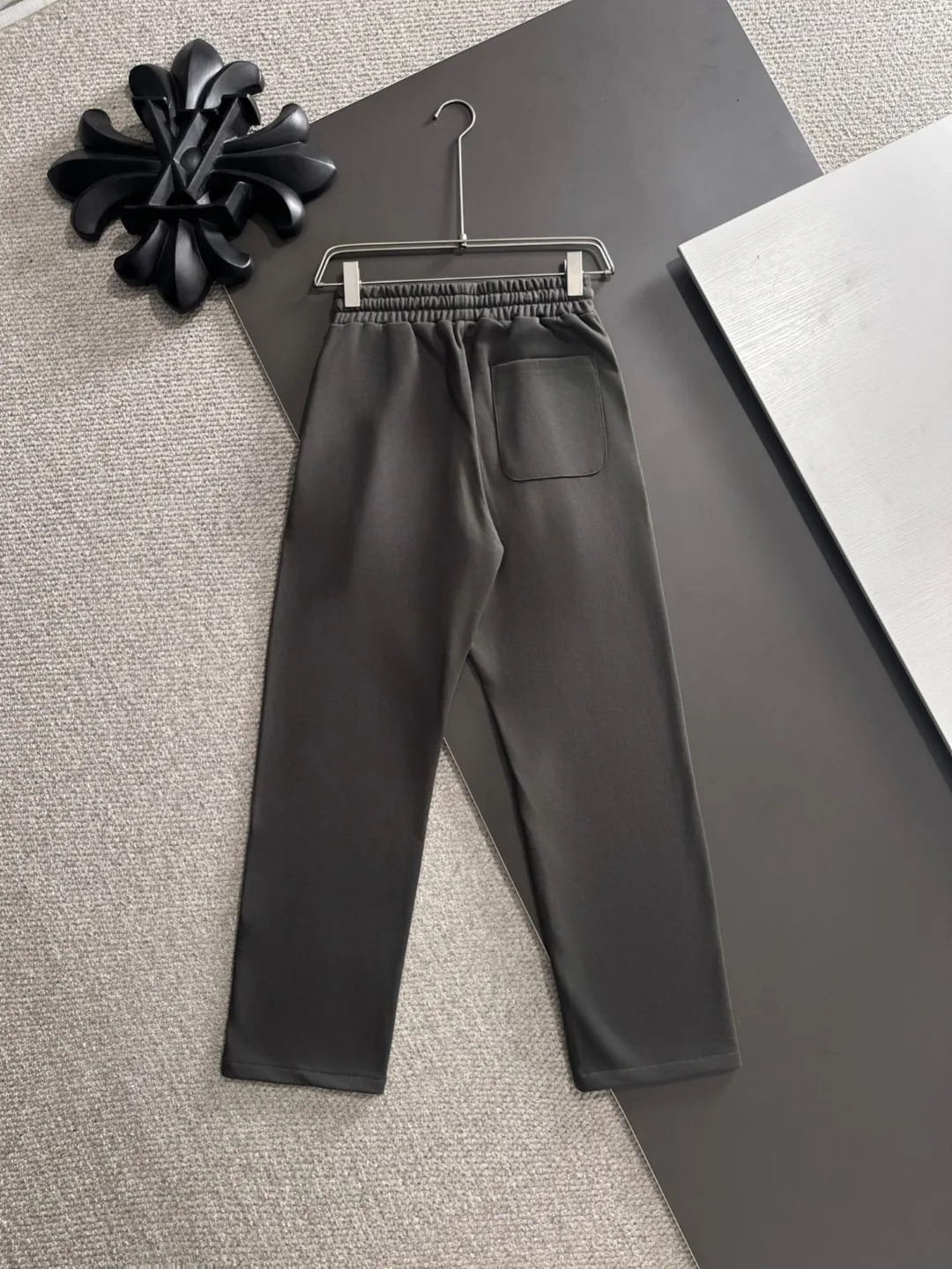 Next day shipping P720 MONCLER/Mongolian high quality 2025 autumn and winter new casual heavy industry hooded suit exclusively developed by yb! High quality production! The top version of the trading company channel order, external orders for imported custom fabrics, high breathability and comfort, impeccable details, absolutely worth buying! This type of suit is also a must-have for lazy people. You don’t have to think about how to match it, you can just get it in one set! Brand element design concept, delicate and soft feel! It presents a casual cut and the upper body shape is great! On sale simultaneously on the official website! From a high-end men's positioning brand, the low-key luxury taste is irresistible! Exquisite workmanship and impeccable quality! The overall style is simple, fashionable and timeless, fully meeting the requirements of stylish and tasteful dressing! Sizes: S to XXL (or state your height and weight when placing an order)