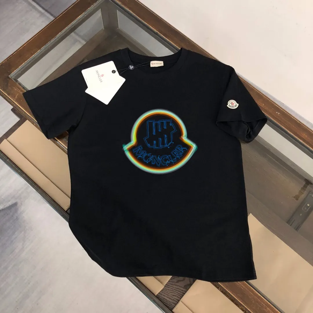 P160 🔥MONCLER new summer logo printed short-sleeved T-shirt. [Using custom-made double-ply pure cotton fabric] The upper body is extremely comfortable and breathable. The iconic LOGO element adds a sense of design to the item, creating a simple and elegant style. The upper body will make you look N times more handsome. Size: S～XL