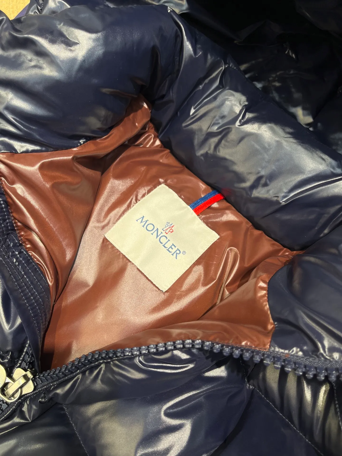 P700 𝗠𝗼𝗻𝗰𝗹𝗲𝗿 𝗠𝗮𝘆𝗮/ Moncler's top-quality Maya down jacket is a super hot style that you can't buy in winter. Eason Chan, Nicholas Tse, and Zhao Lusi have been wearing it one after another. They speak for themselves with their strength, a veteran-level style. This series is known for its fluffy bread style and glossy effect. It is the most popular series in the classic main line of the M family. Buying at the counter and from the official website is basically a matter of rush! Promise me to buy it soon! Just needed series! ! Don’t wait until winter when it’s hard to get one size: 123456