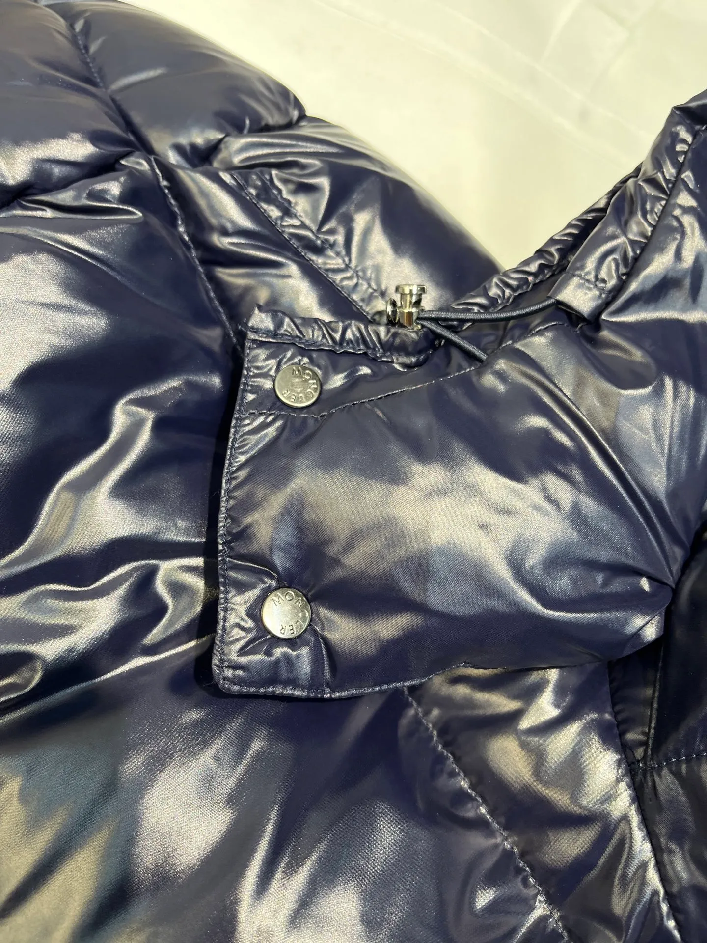 P700 𝗠𝗼𝗻𝗰𝗹𝗲𝗿 𝗠𝗮𝘆𝗮/ Moncler's top-quality Maya down jacket is a super hot style that you can't buy in winter. Eason Chan, Nicholas Tse, and Zhao Lusi have been wearing it one after another. They speak for themselves with their strength, a veteran-level style. This series is known for its fluffy bread style and glossy effect. It is the most popular series in the classic main line of the M family. Buying at the counter and from the official website is basically a matter of rush! Promise me to buy it soon! Just needed series! ! Don’t wait until winter when it’s hard to get one size: 123456