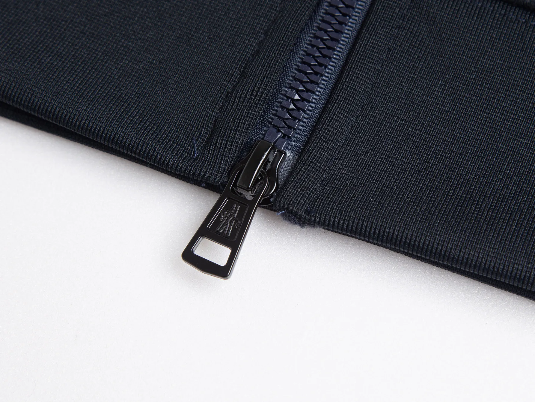💰Coat 205, trousers 170, velvet style, popular recommendation for foreign trade orders - Moncler official website classic style, logo velvet and thickened casual jacket - Made of exclusive custom-made velvet and thickening, threaded in the same vat, custom-made accessories are complete, exclusive quality difference currency, welcome to compare -Color: black royal blue -Size: M L XL XXL