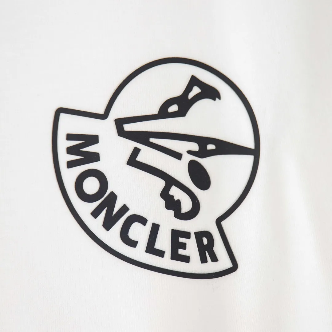 P190 💰 zp version [exclusive supply] MONCLER/muzzled 300g round neck short-sleeved T-shirt brand classic three-dimensional offset printing letter LOGO embossing process official synchronization high version high quality fashion personality versatile trend pure original quality original fabric hang tag collar label washed wheat three standards complete Color: Black. White. Size: S M L XL XXL Number: WS10016