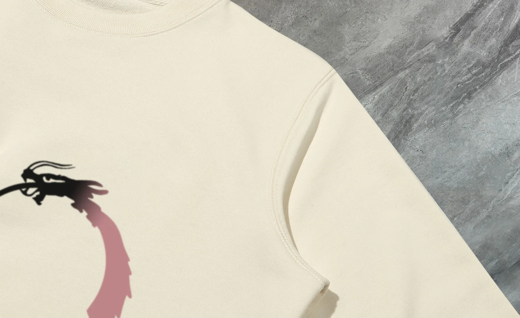 P210 High-version sweatshirt) [Long-term stock] 〖𝐌𝐎𝐍𝐂𝐋𝐄𝐑~Mask〗 Made of 440g heavy-weight fabric. It is different from the market currency. It can be matched with any variety and is properly handsome. 😎The whole dress is made of double waistcoats. The double waistcoats make the whole dress more three-dimensional. Not ordinary factories can do such fine work. 2025 Spring runway version of the T stage, on sale at the counter, round neck terry sweatshirt, high-end double-strand pure cotton, custom-made stretch ribs, dyed in the same vat, complete with three standards, matched with exquisite embroidered LOGO on the chest, simple and advanced, same style for men and women. Color: black, apricot, white, size: S M L XL 2XL